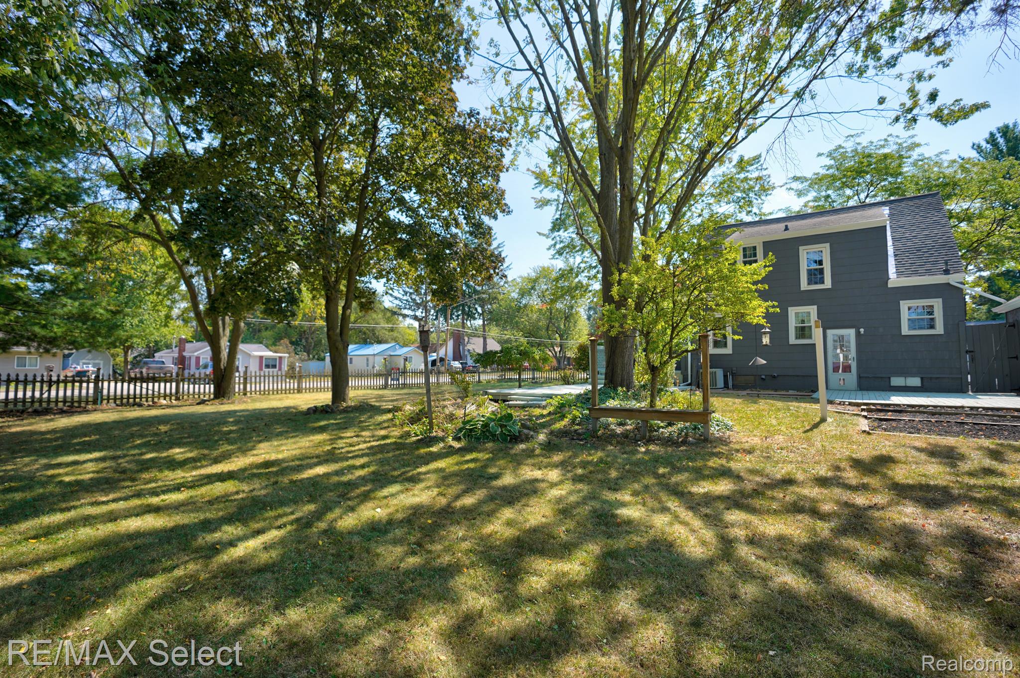 1604 MARY ANN Street