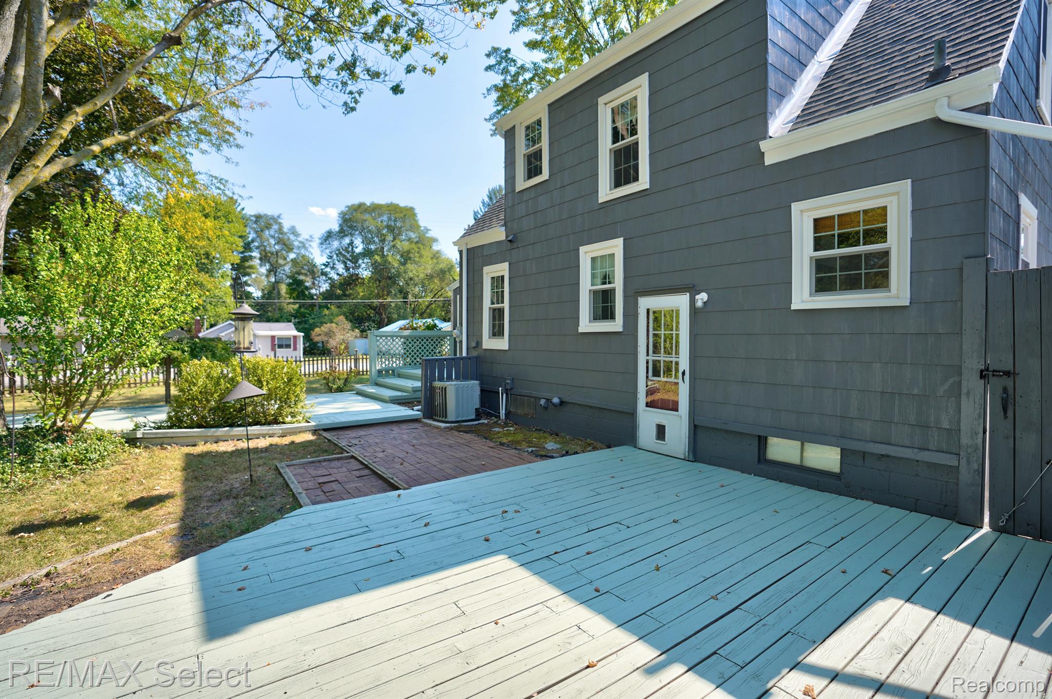 1604 MARY ANN Street