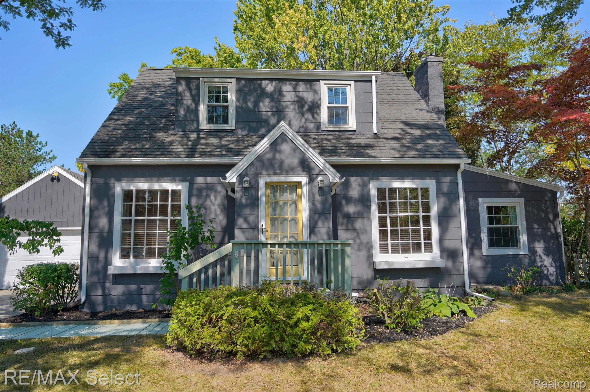 1604 MARY ANN Street
