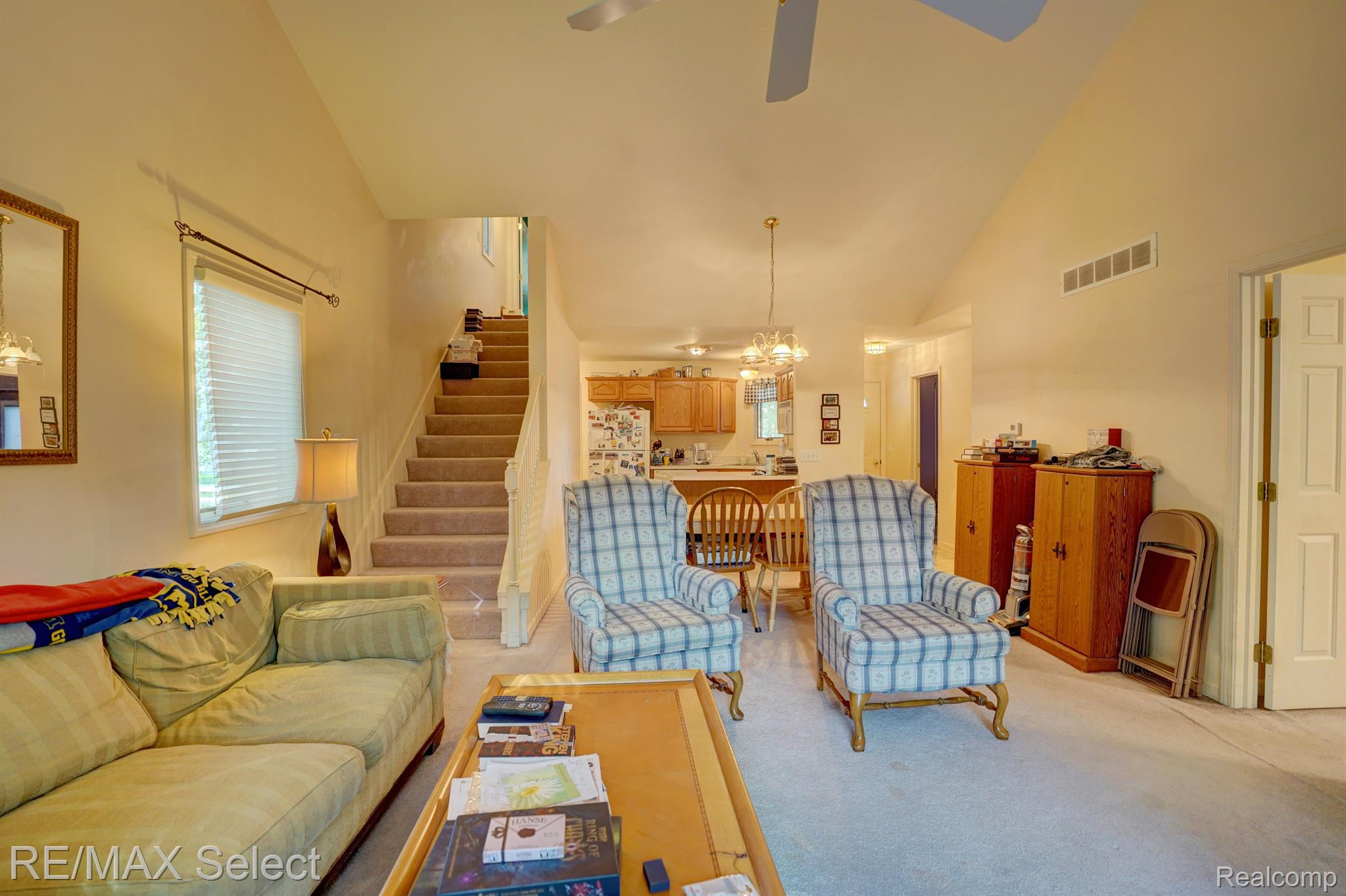 1327 SUNSET Boulevard