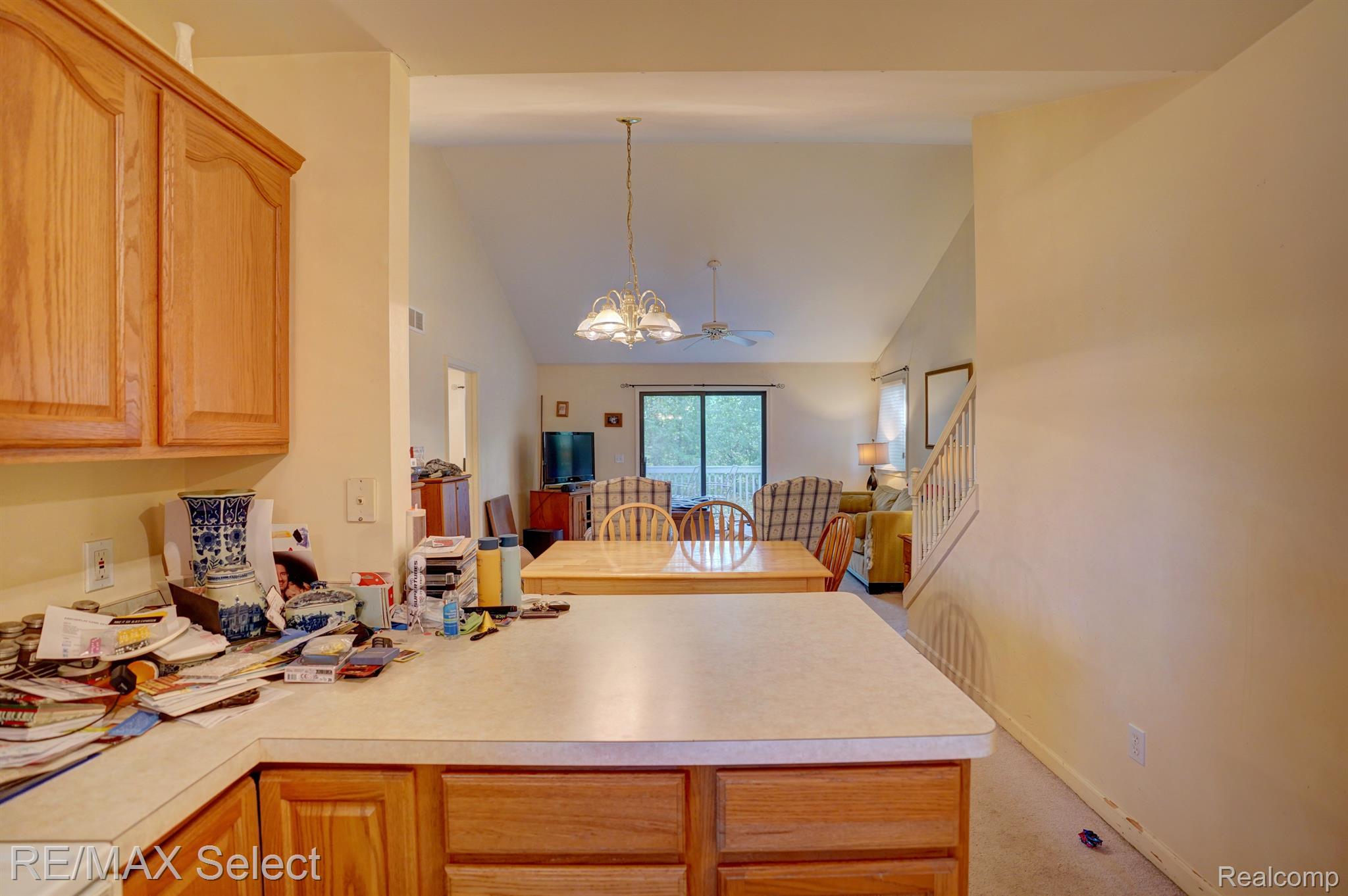1327 SUNSET Boulevard
