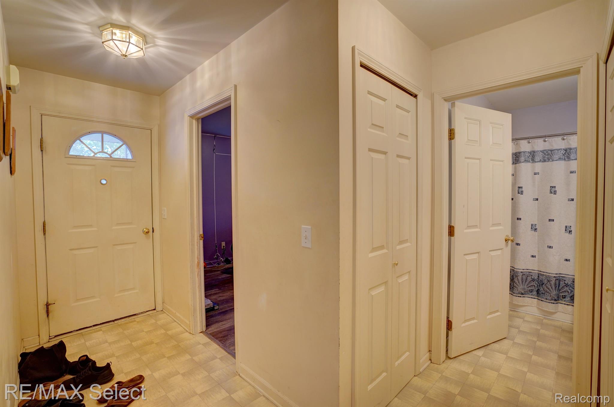 1327 SUNSET Boulevard