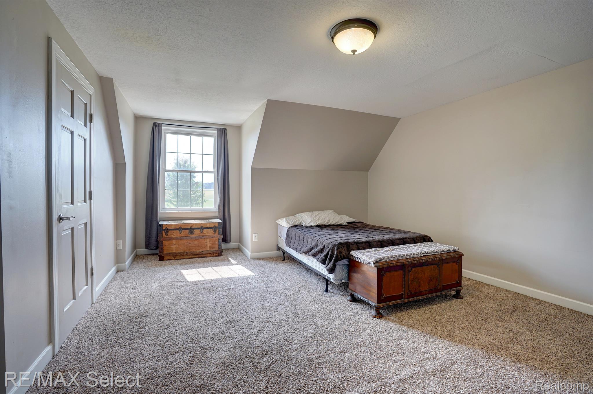 10120 RAY Road