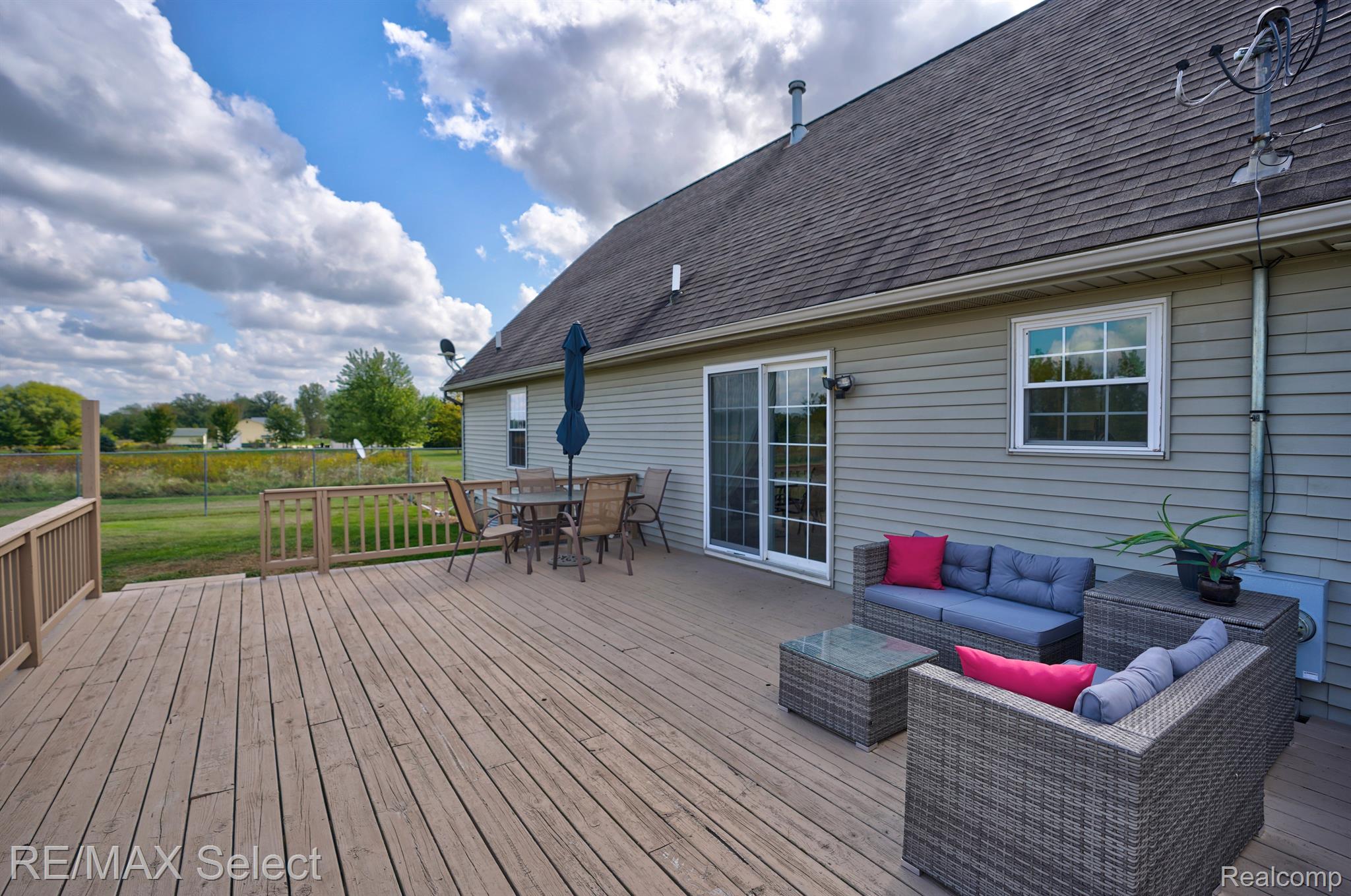 10120 RAY Road