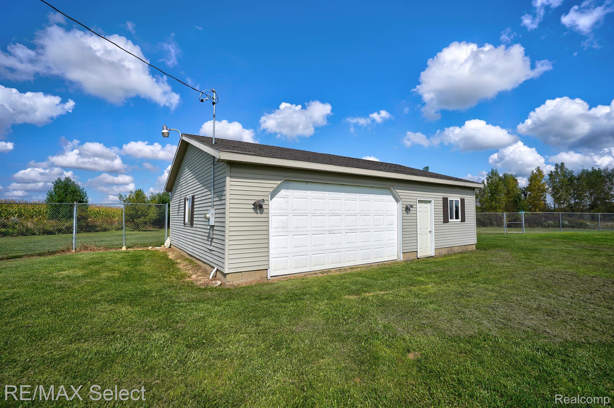 10120 RAY Road