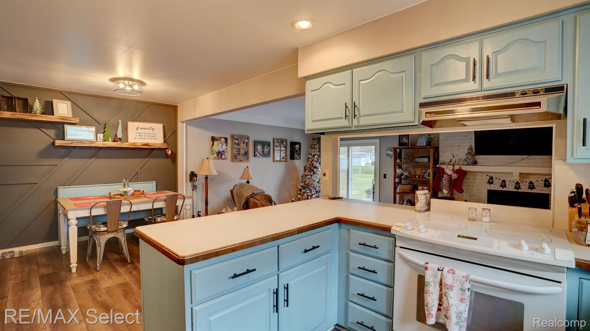 325 PRIMROSE Lane