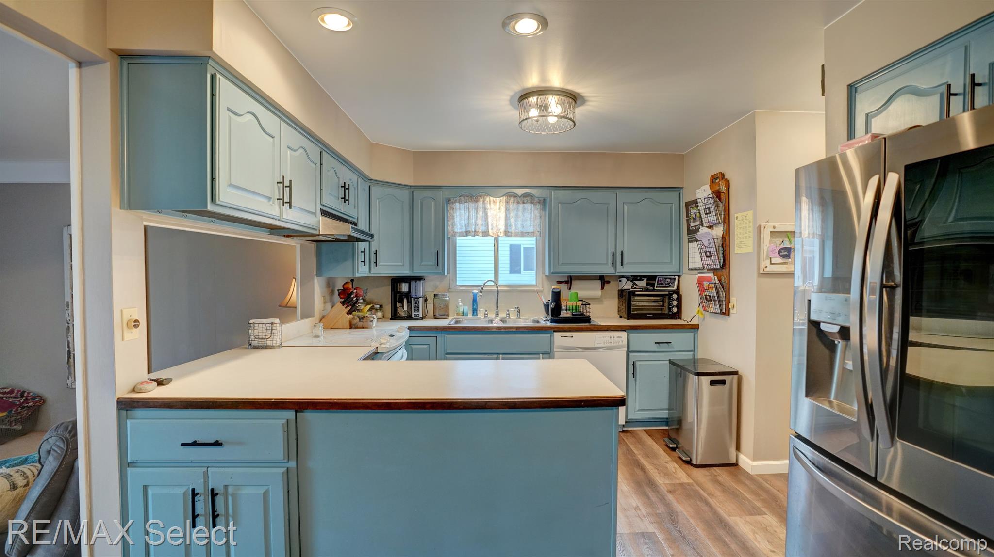 325 PRIMROSE Lane