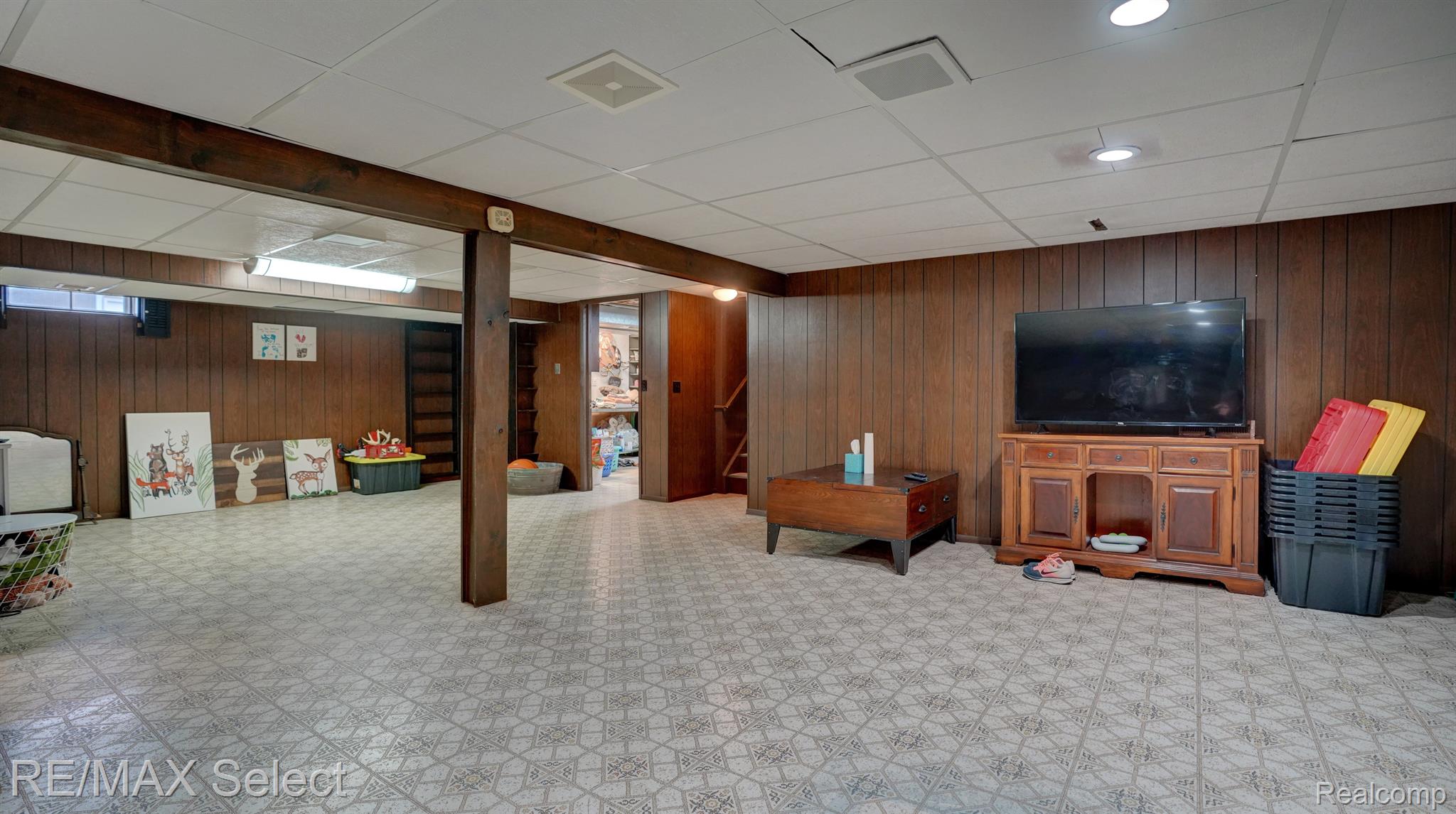 325 PRIMROSE Lane