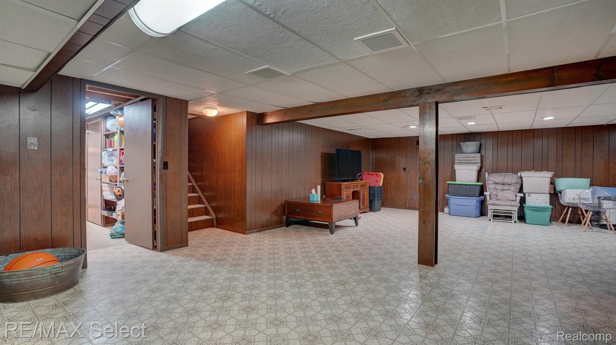 325 PRIMROSE Lane