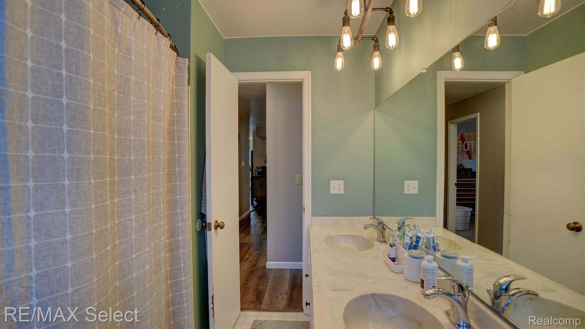 325 PRIMROSE Lane