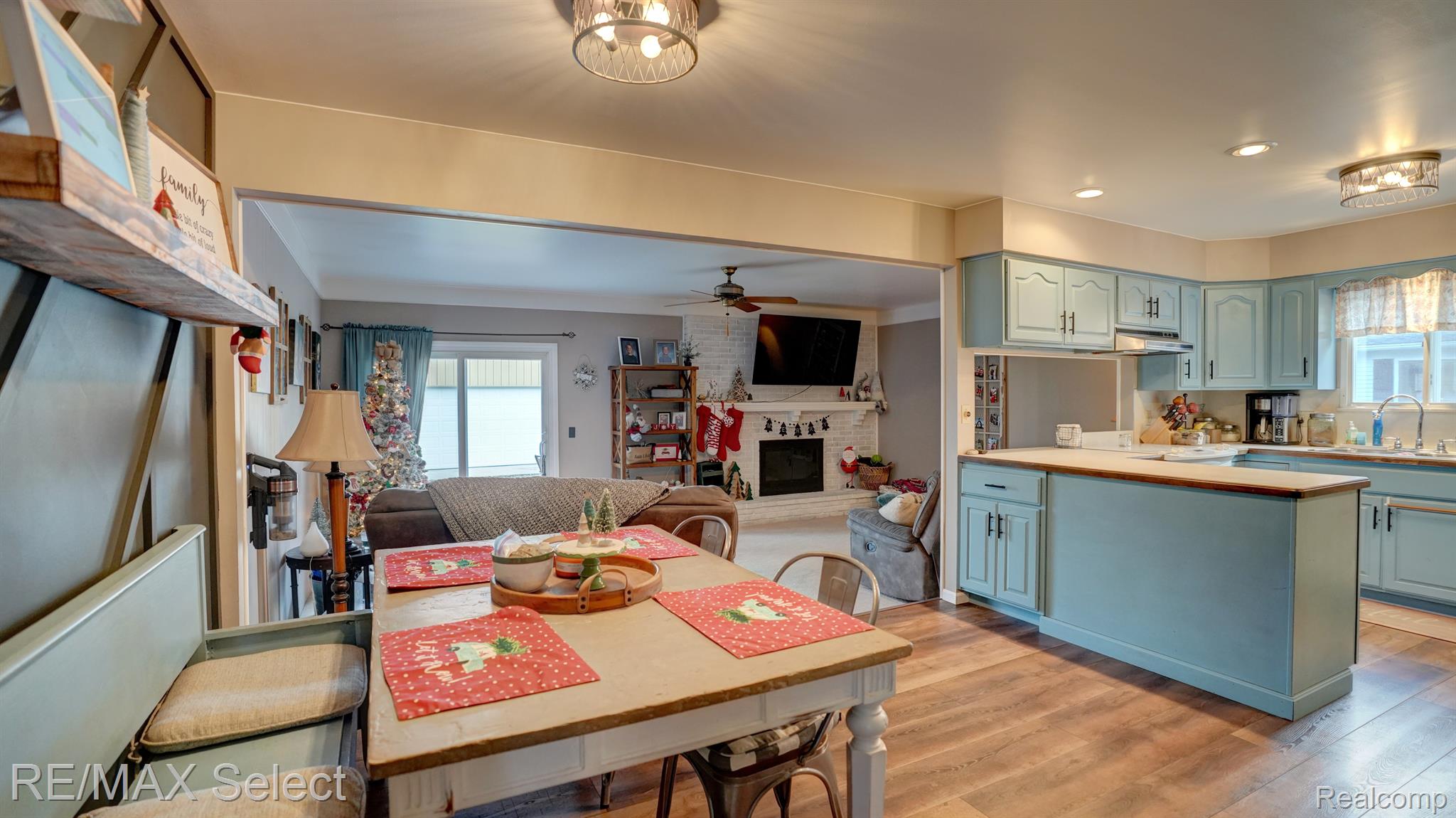 325 PRIMROSE Lane