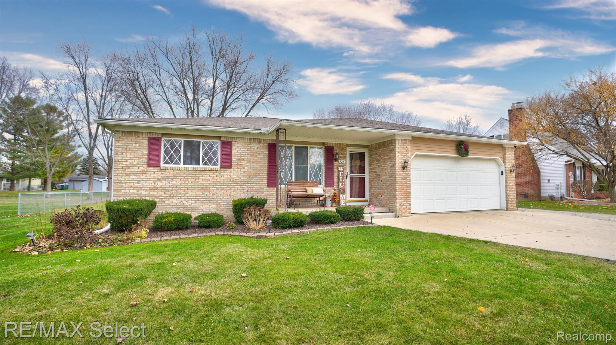 325 PRIMROSE Lane
