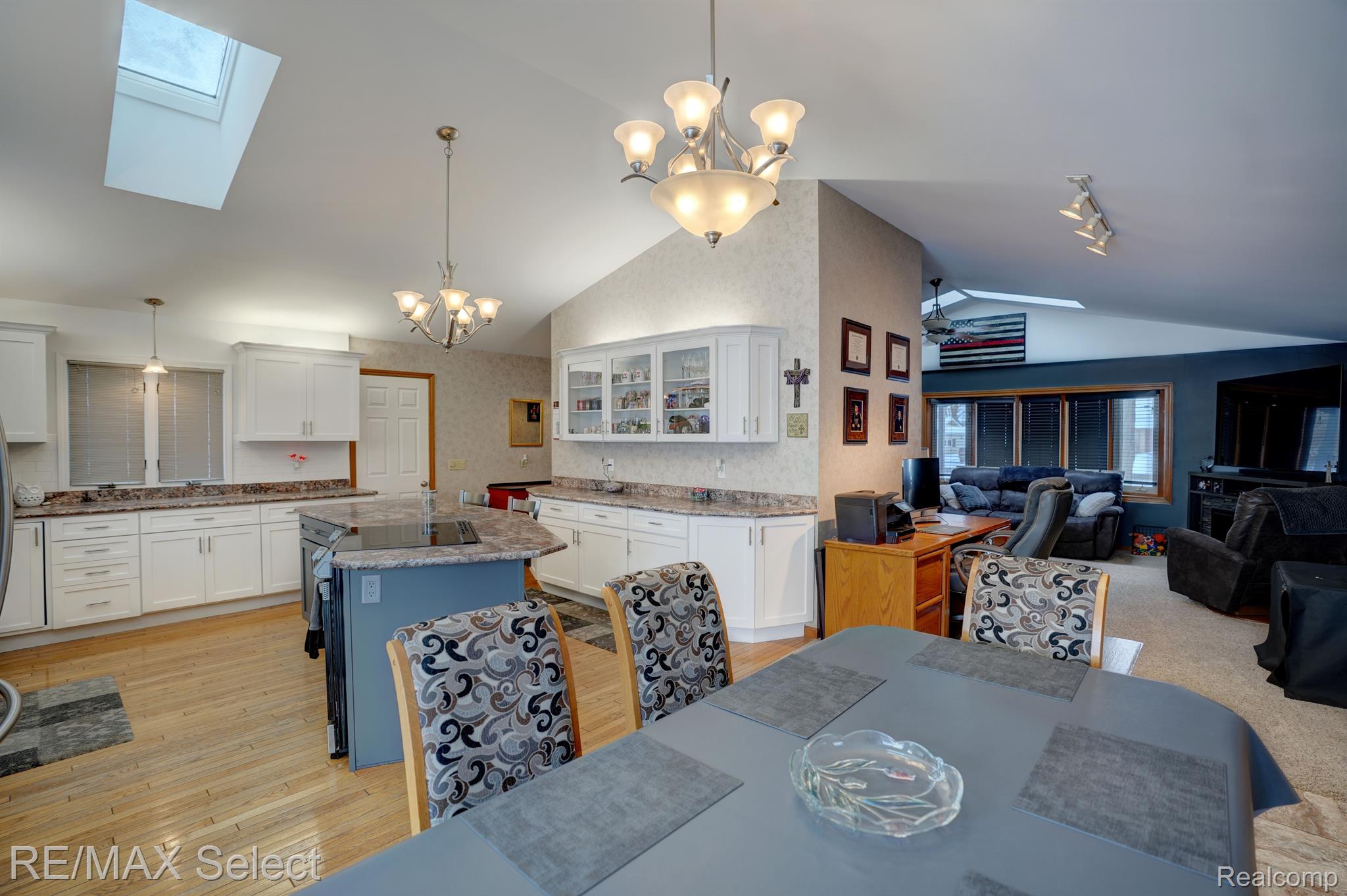 5218 FIELD Road