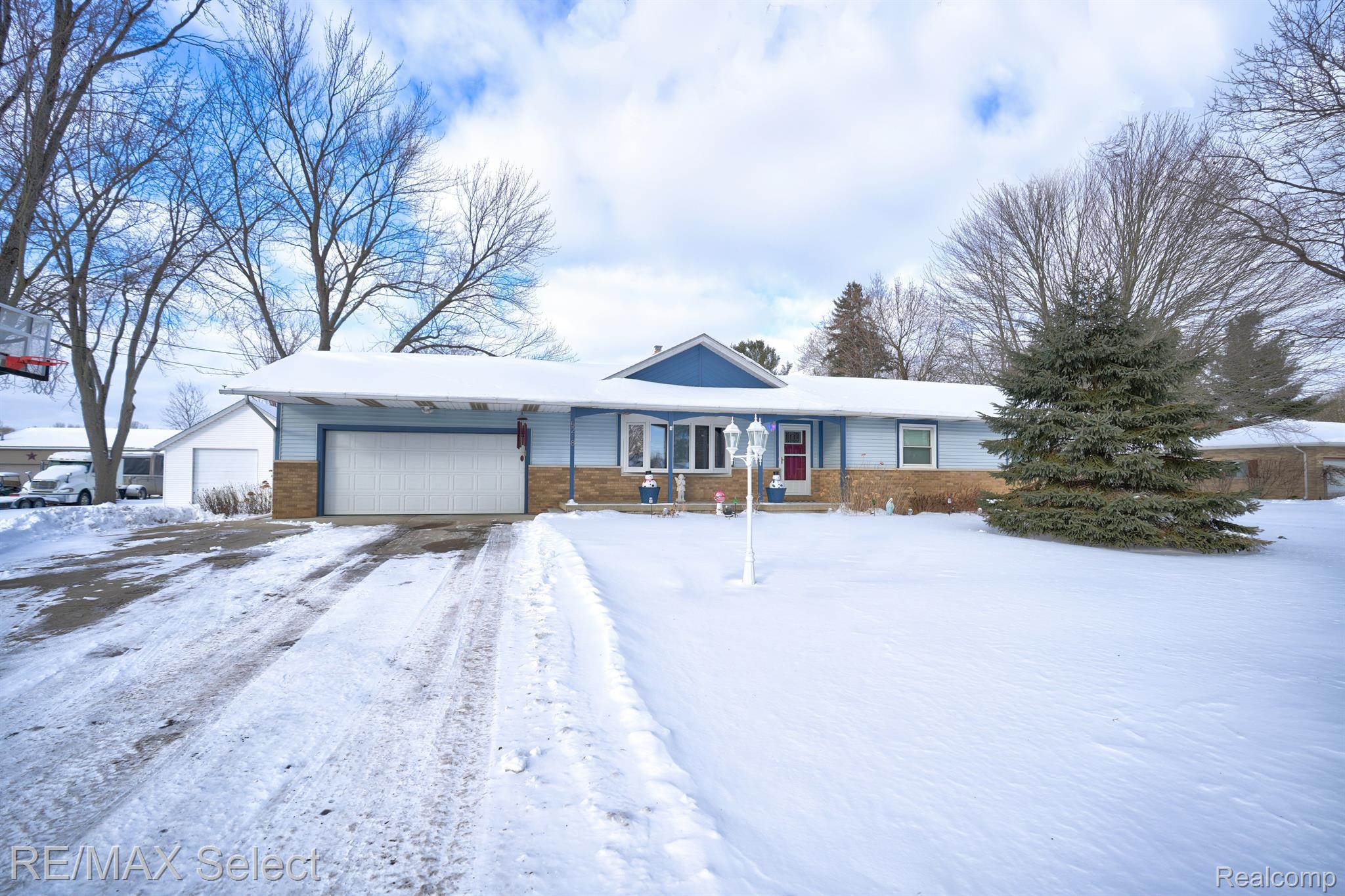 5218 FIELD Road
