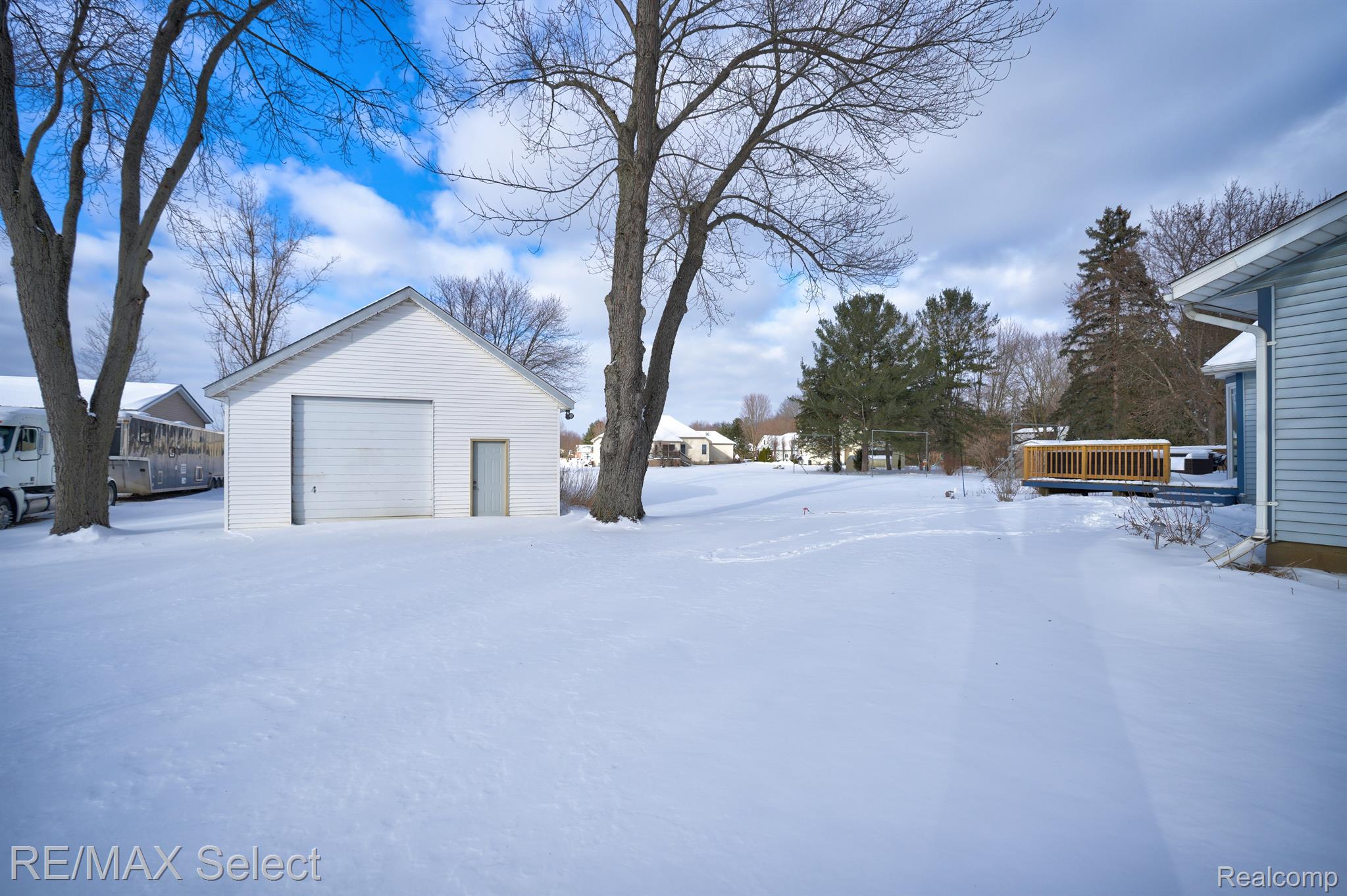5218 FIELD Road