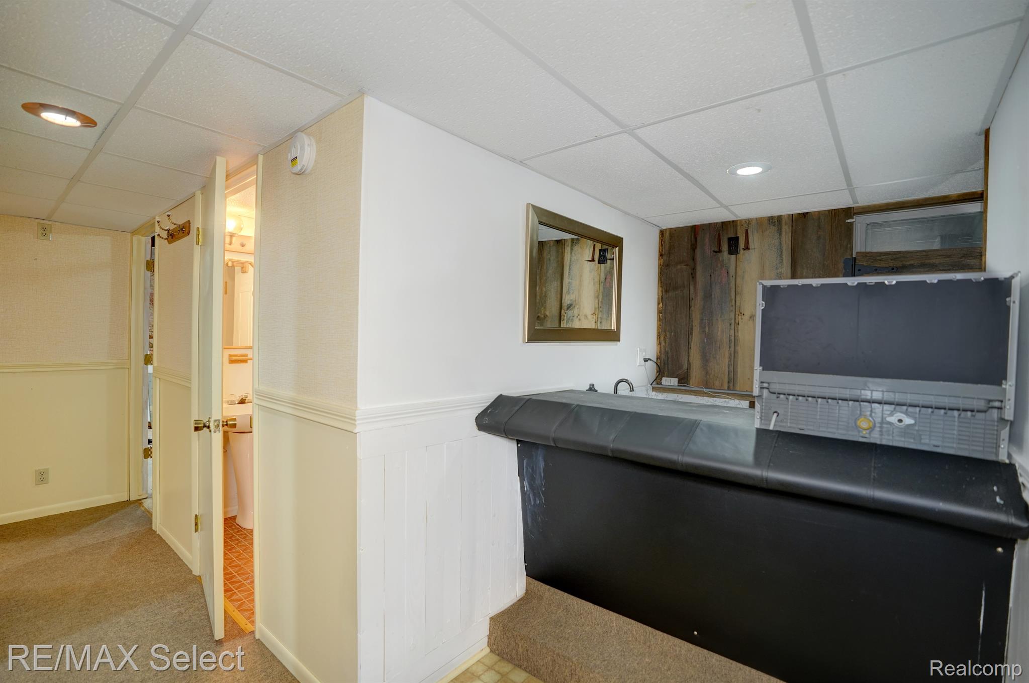 2470 CRANE Road