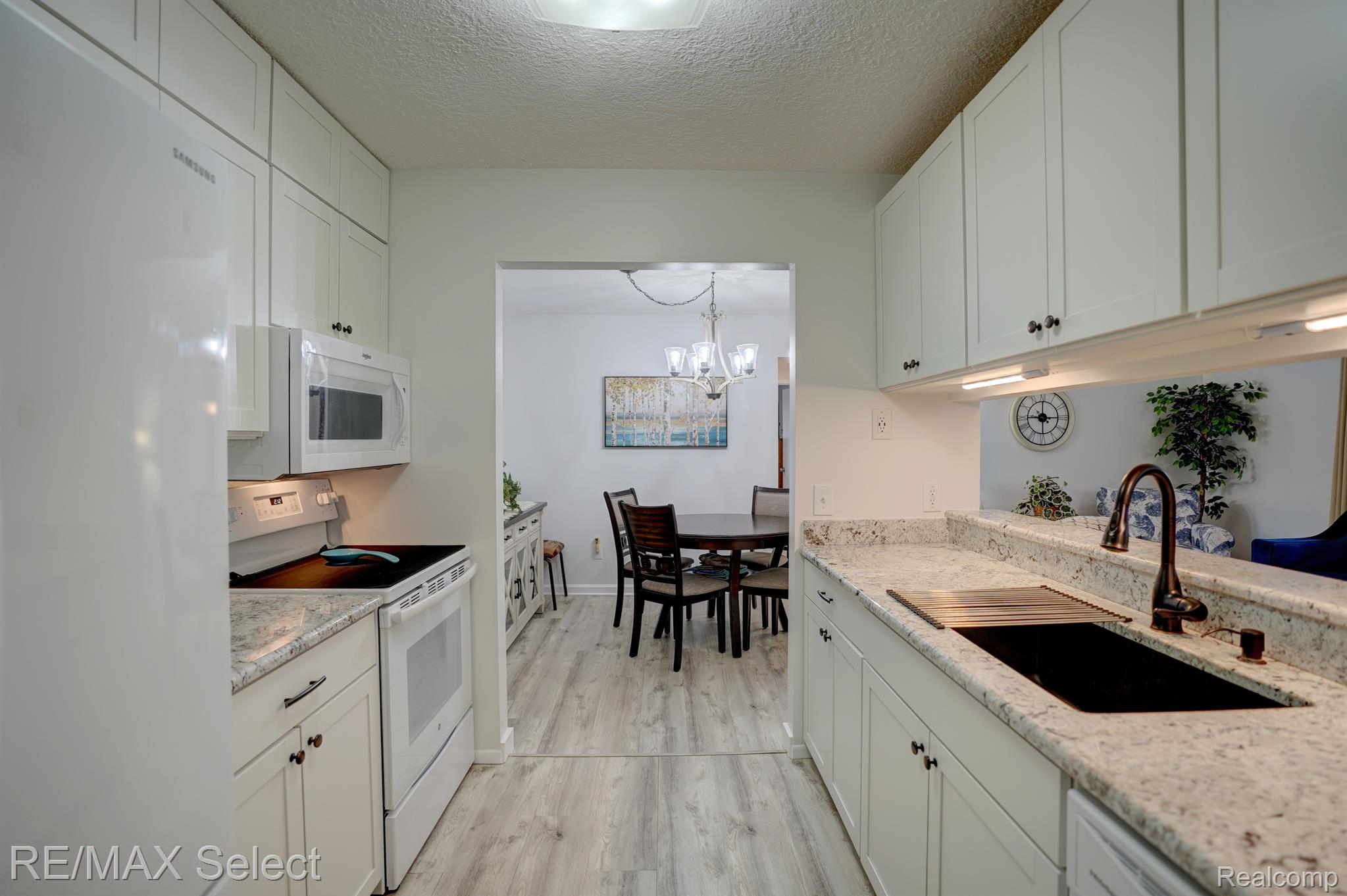 1452 LEISURE Drive
