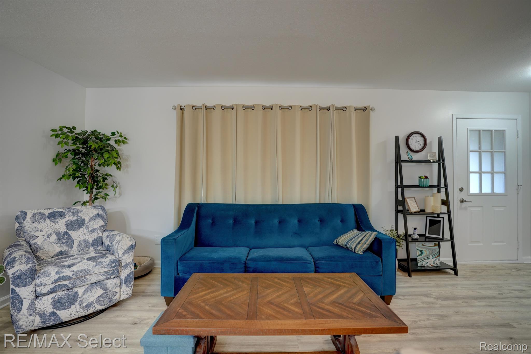 1452 LEISURE Drive