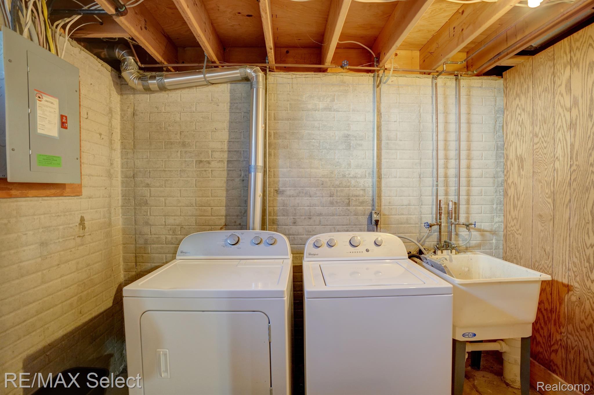 436 WINDY Bluff