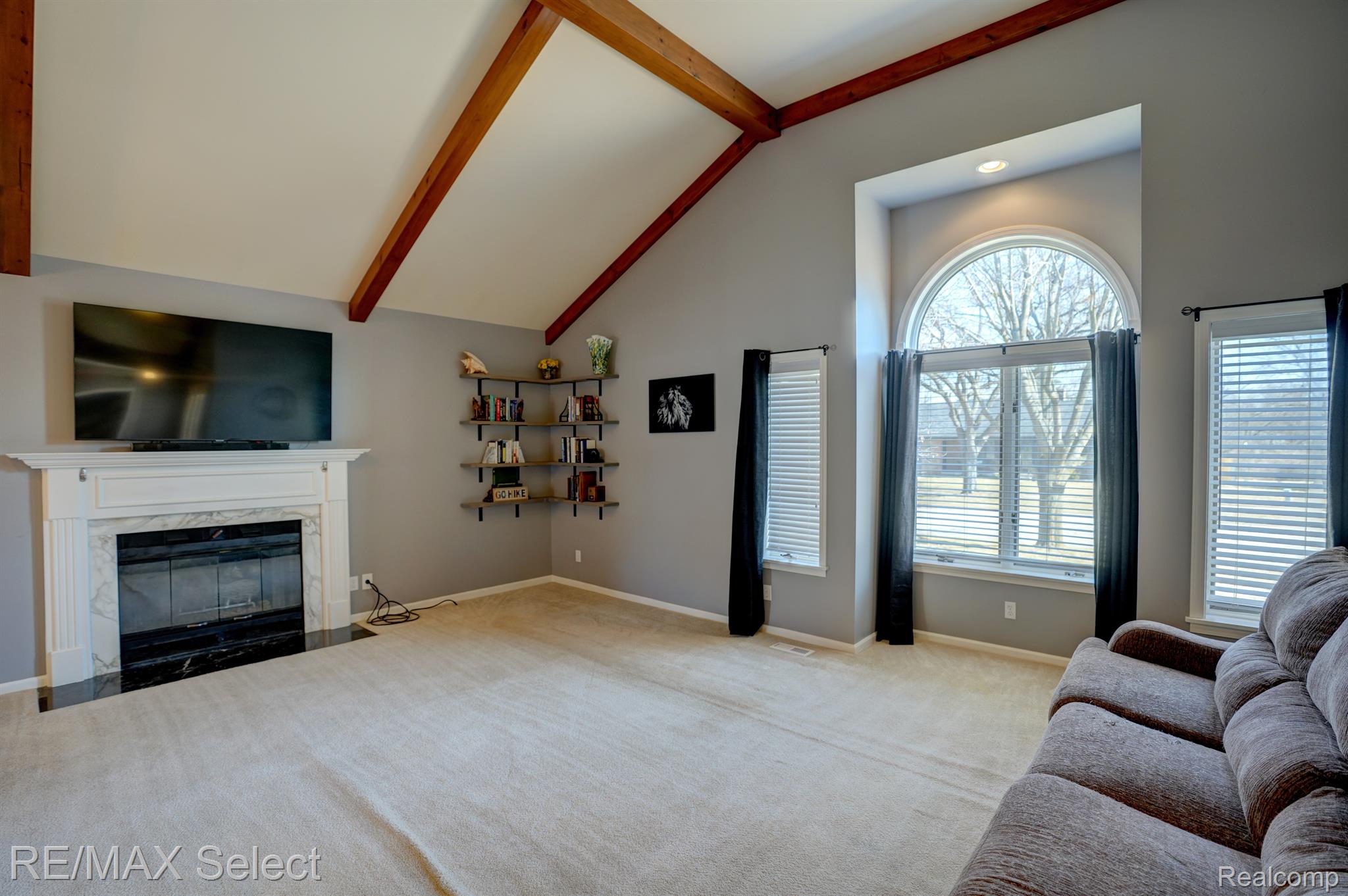 436 WINDY Bluff