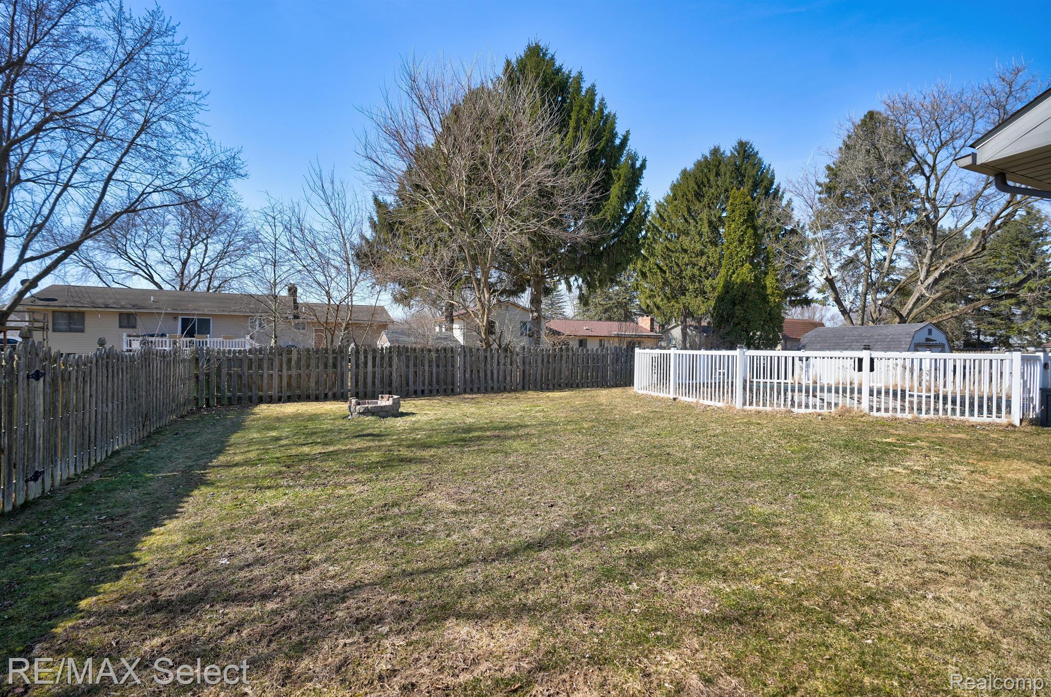 436 WINDY Bluff