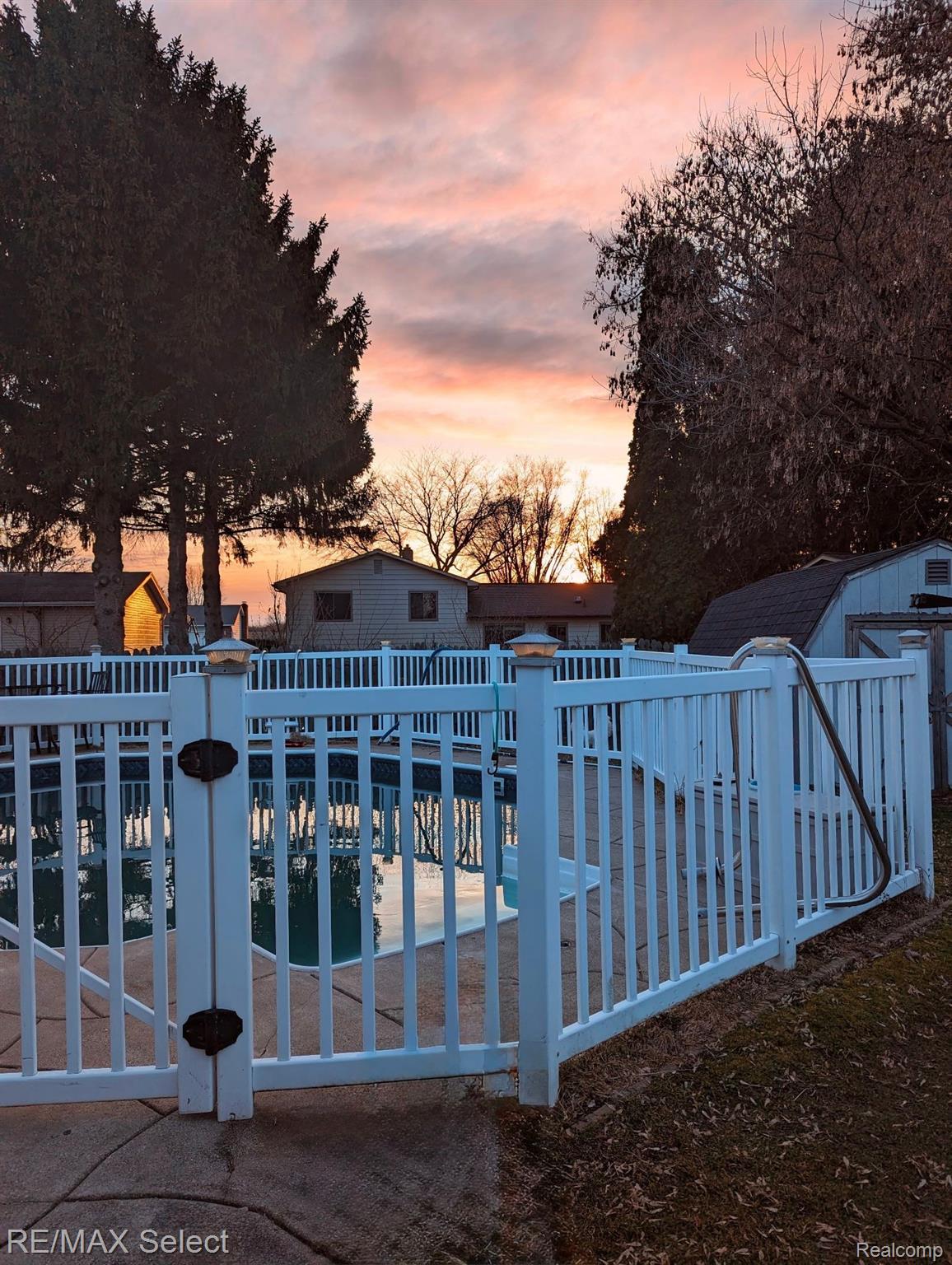 436 WINDY Bluff
