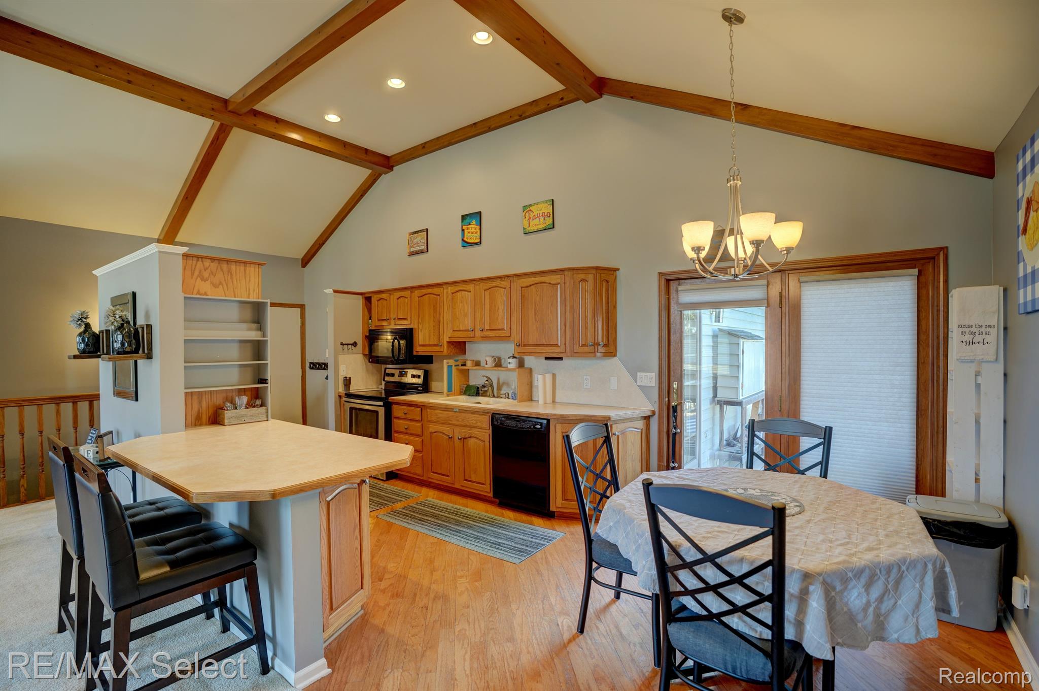 436 WINDY Bluff