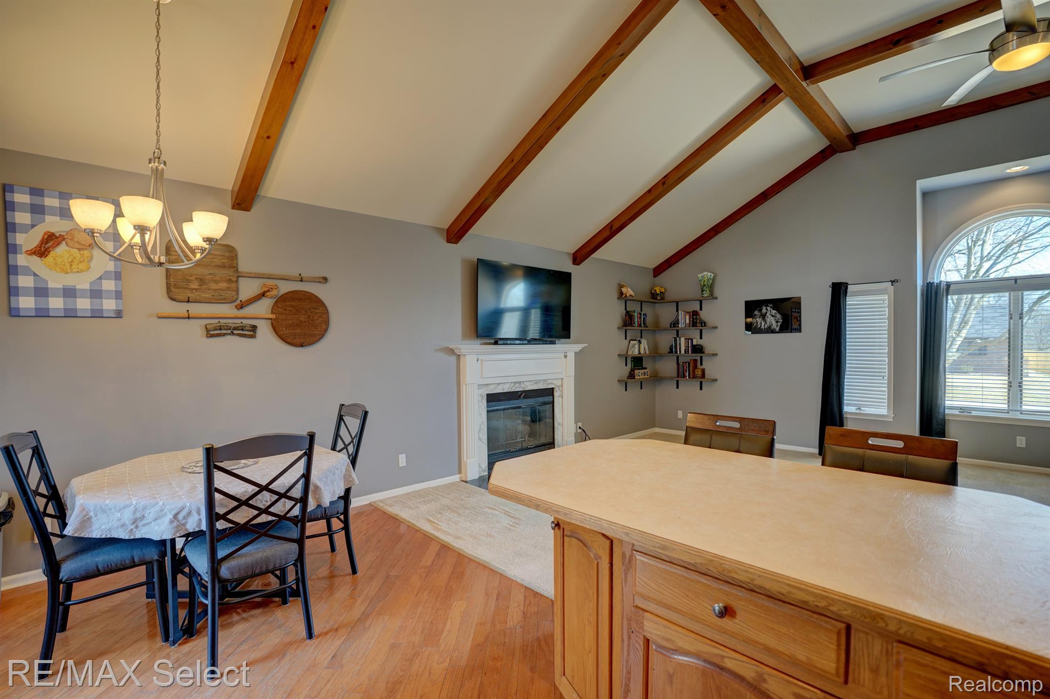 436 WINDY Bluff