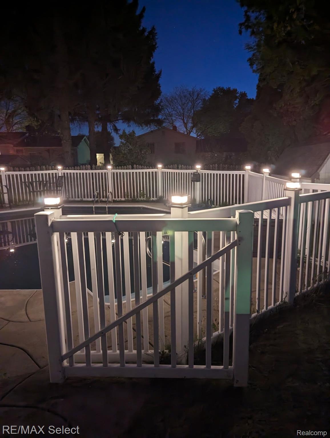 436 WINDY Bluff