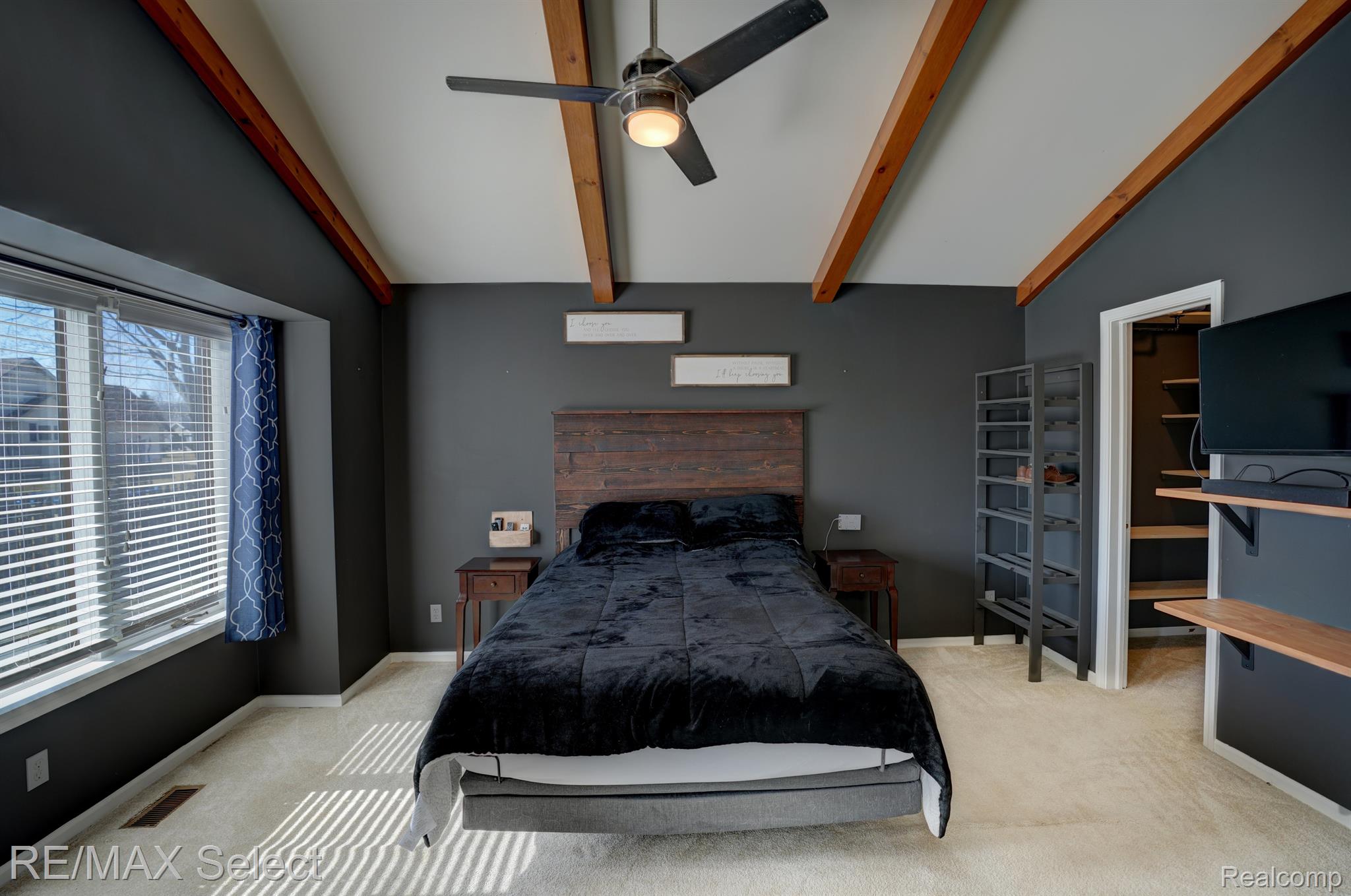 436 WINDY Bluff