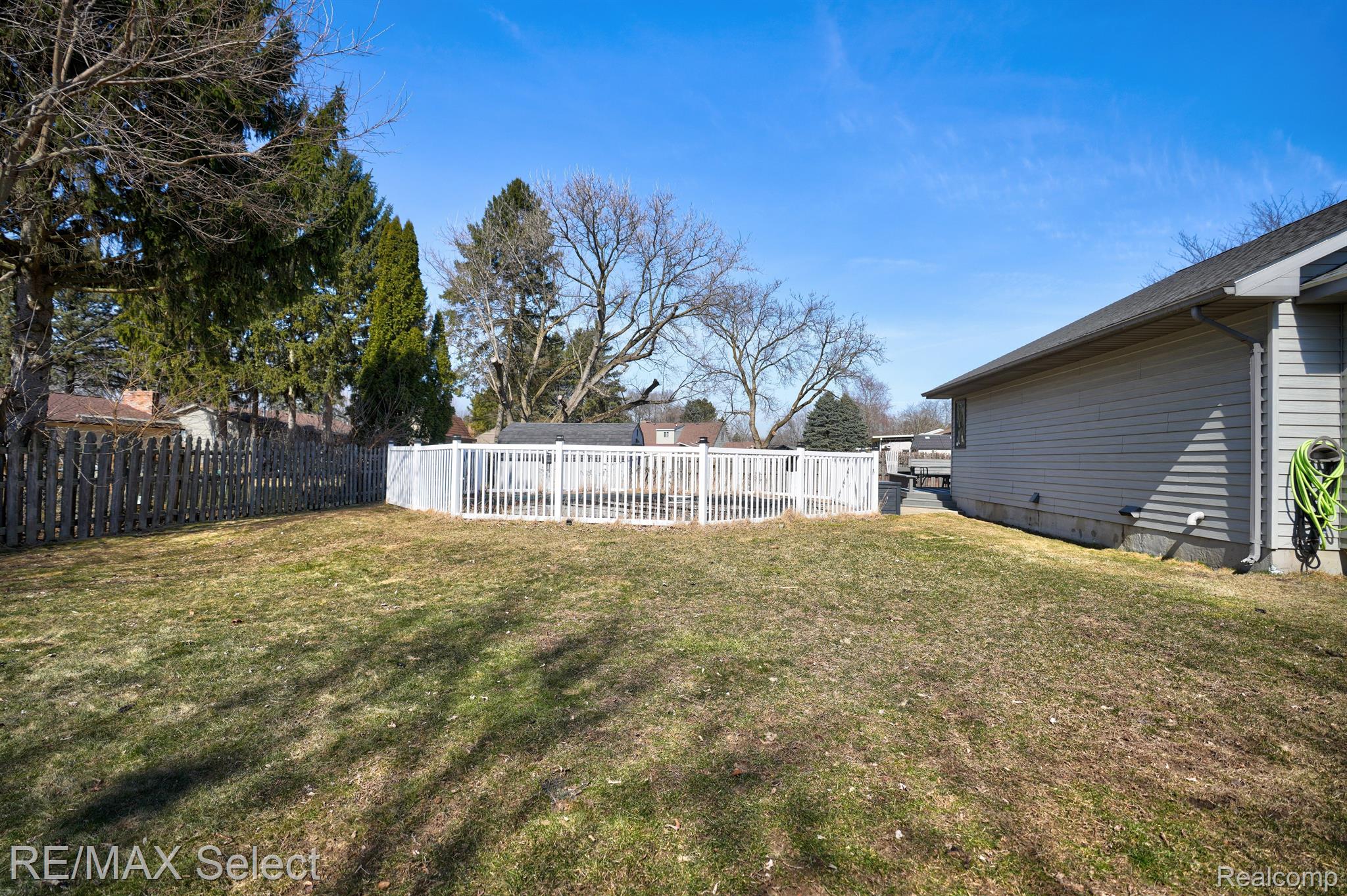 436 WINDY Bluff