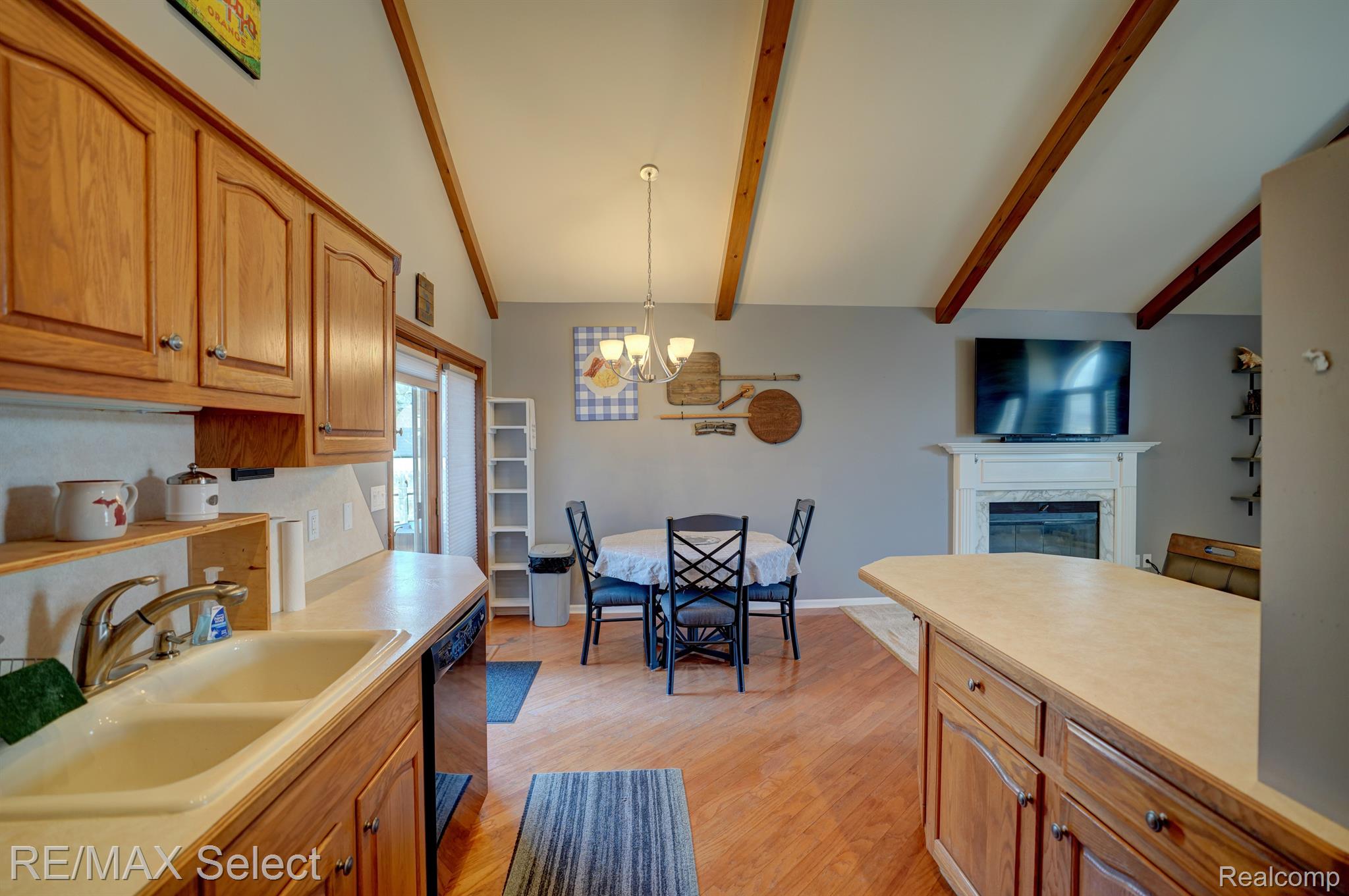 436 WINDY Bluff