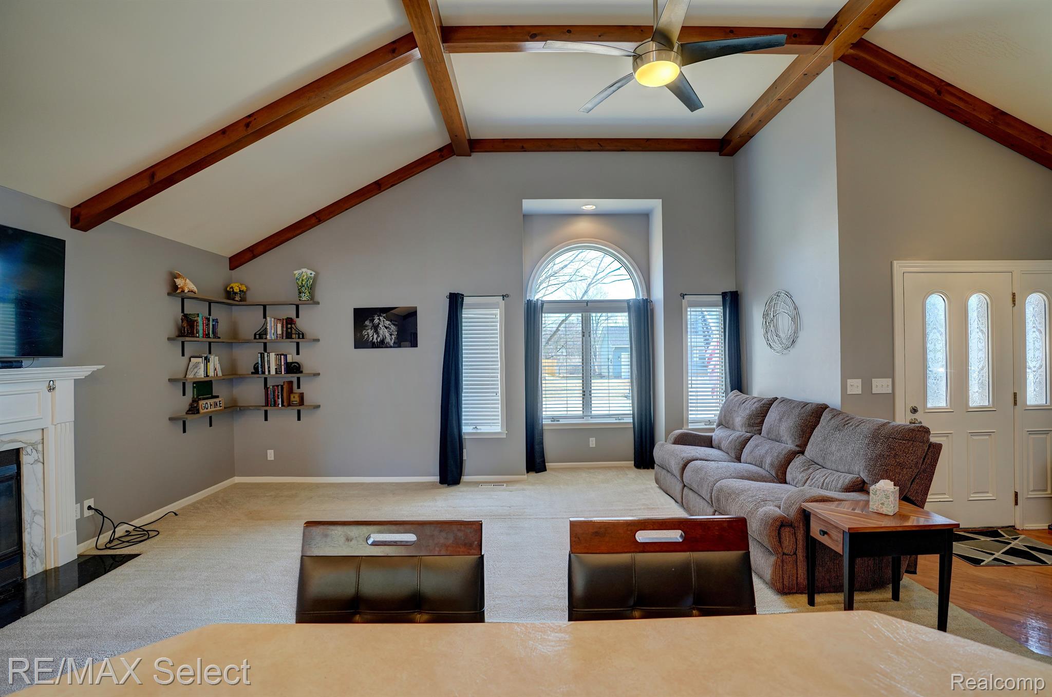 436 WINDY Bluff