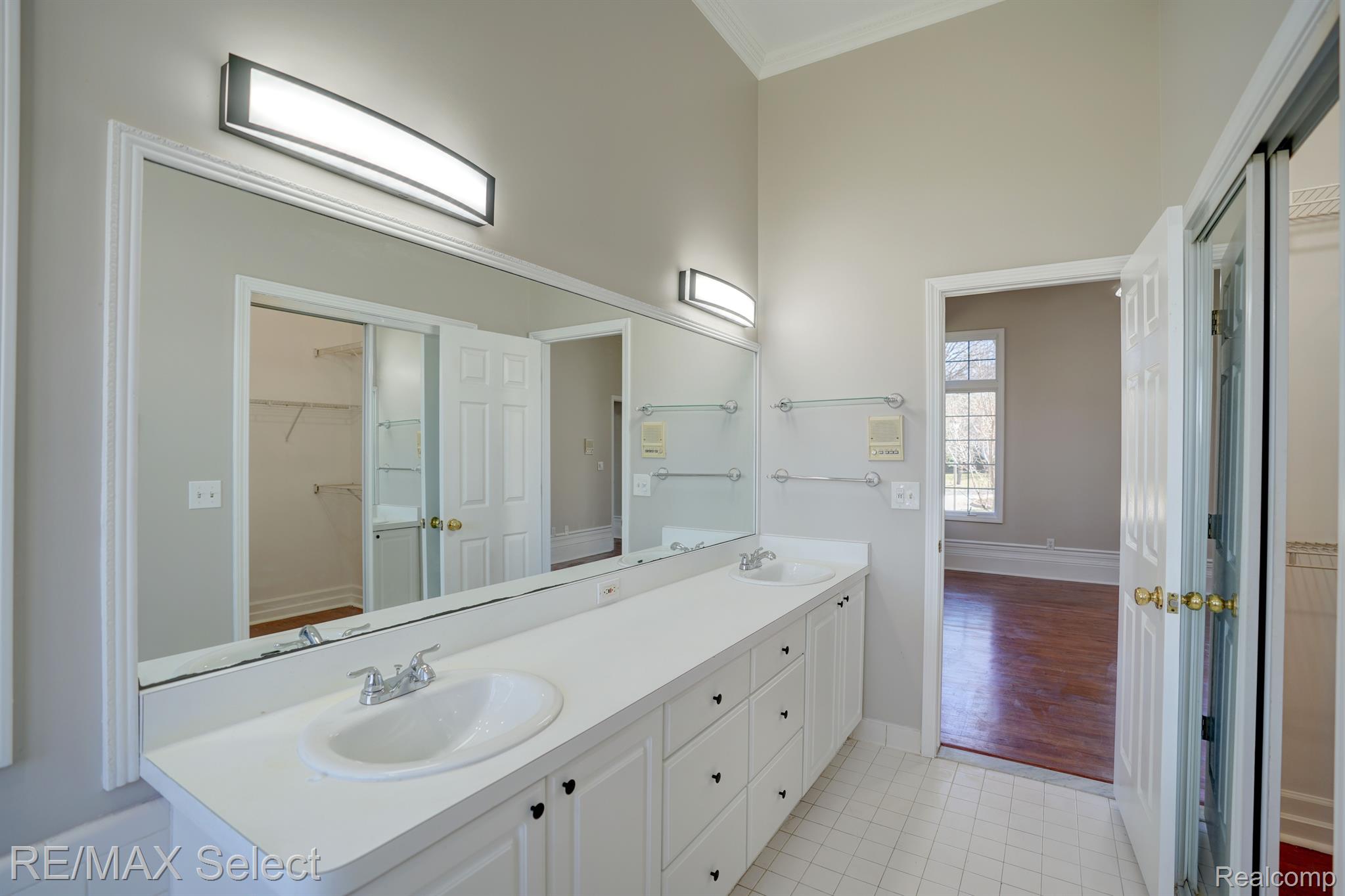 4014 PINE RIDGE