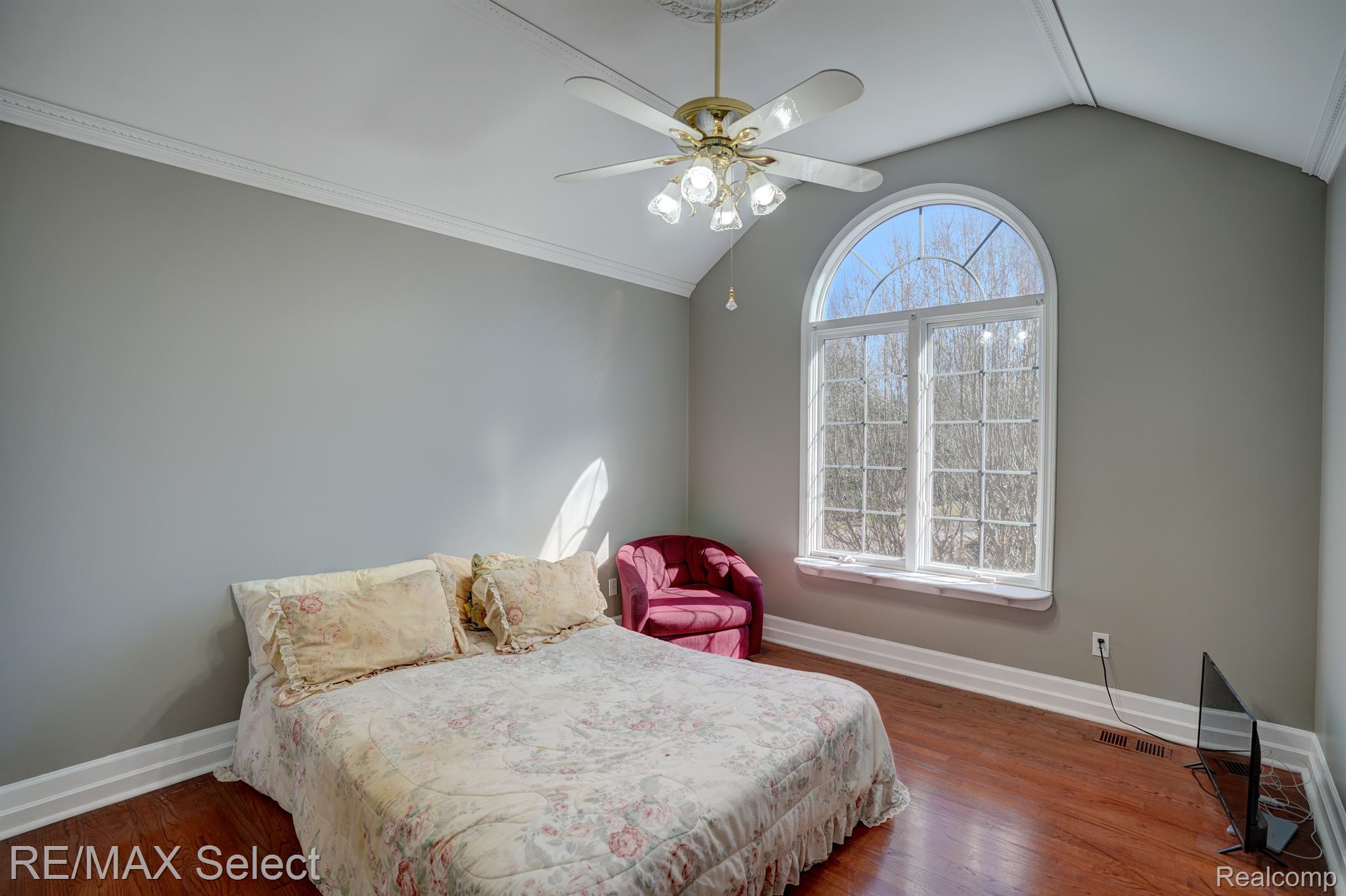 4014 PINE RIDGE