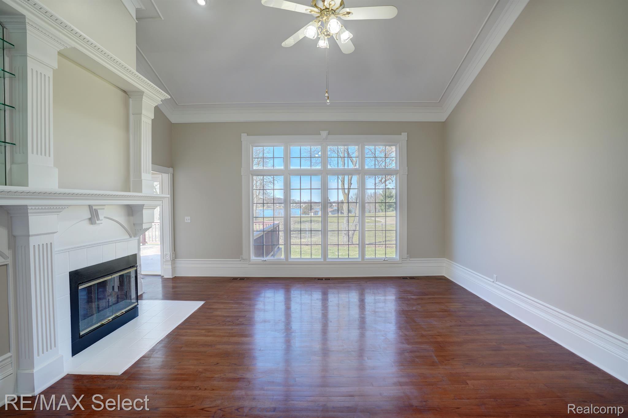 4014 PINE RIDGE