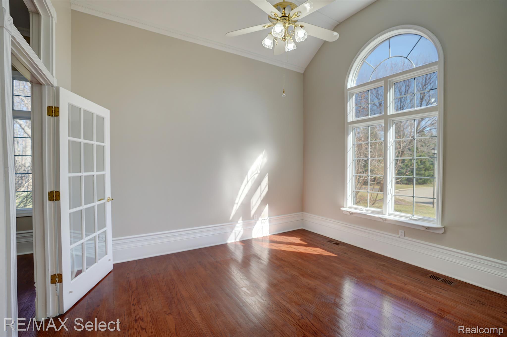 4014 PINE RIDGE