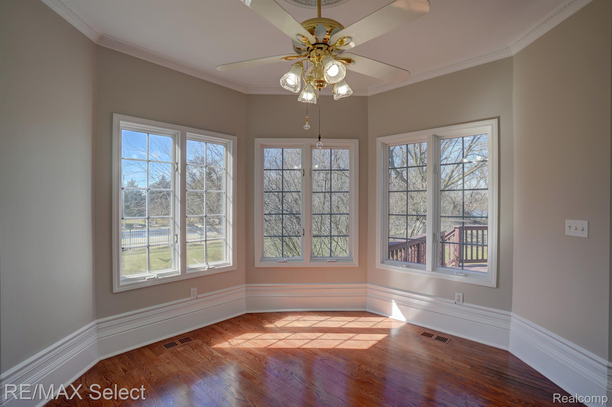 4014 PINE RIDGE