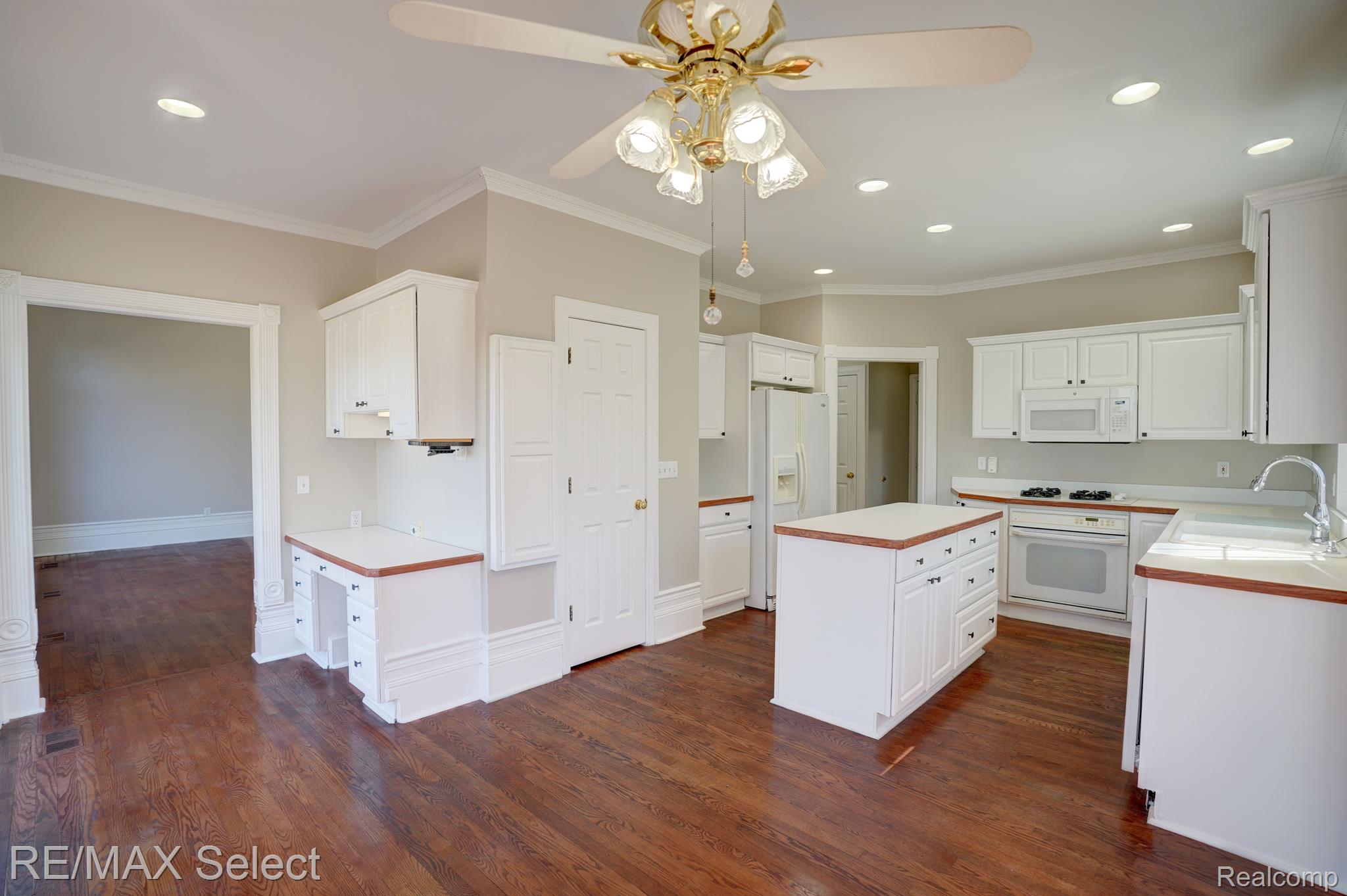 4014 PINE RIDGE