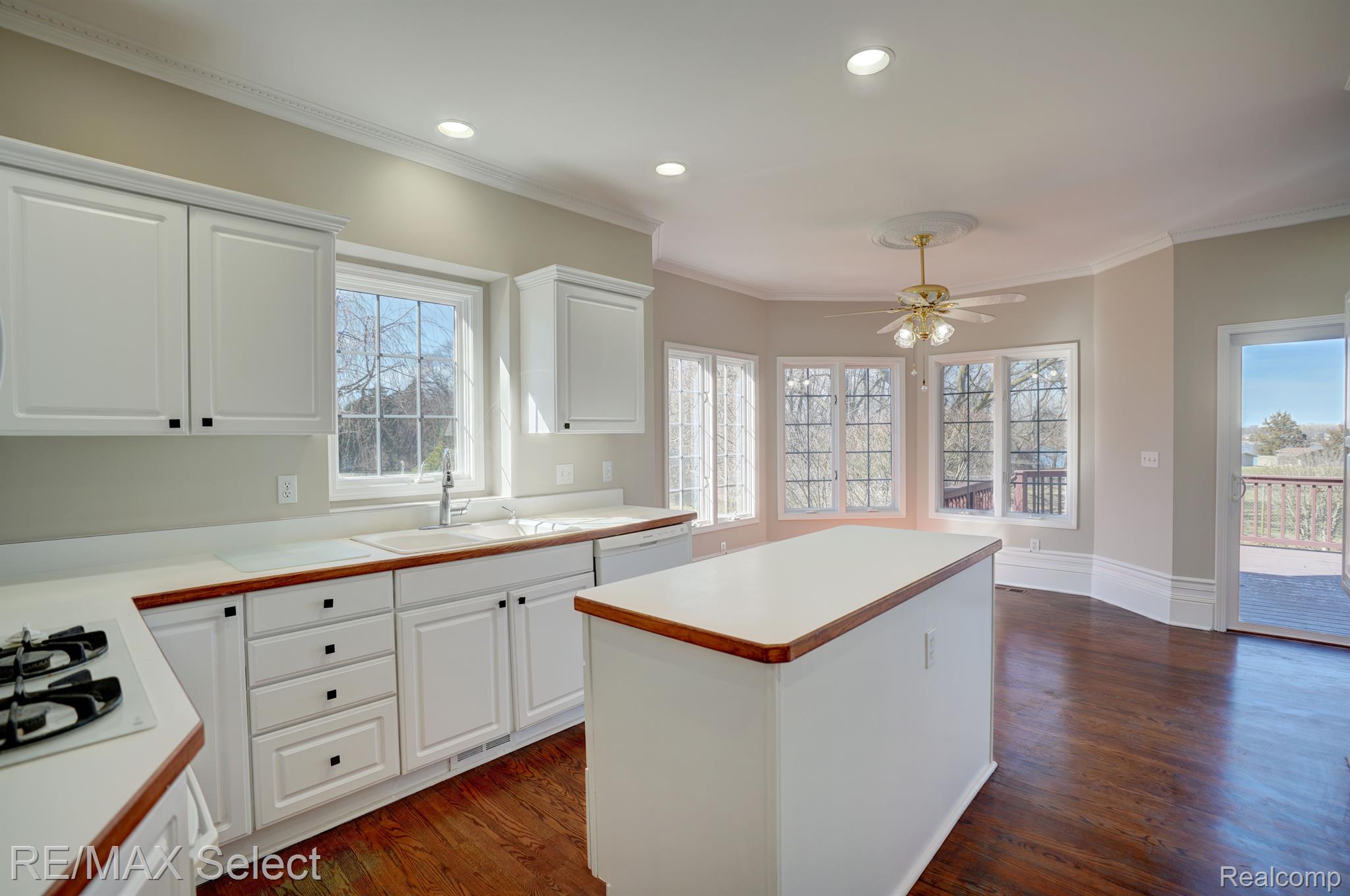 4014 PINE RIDGE