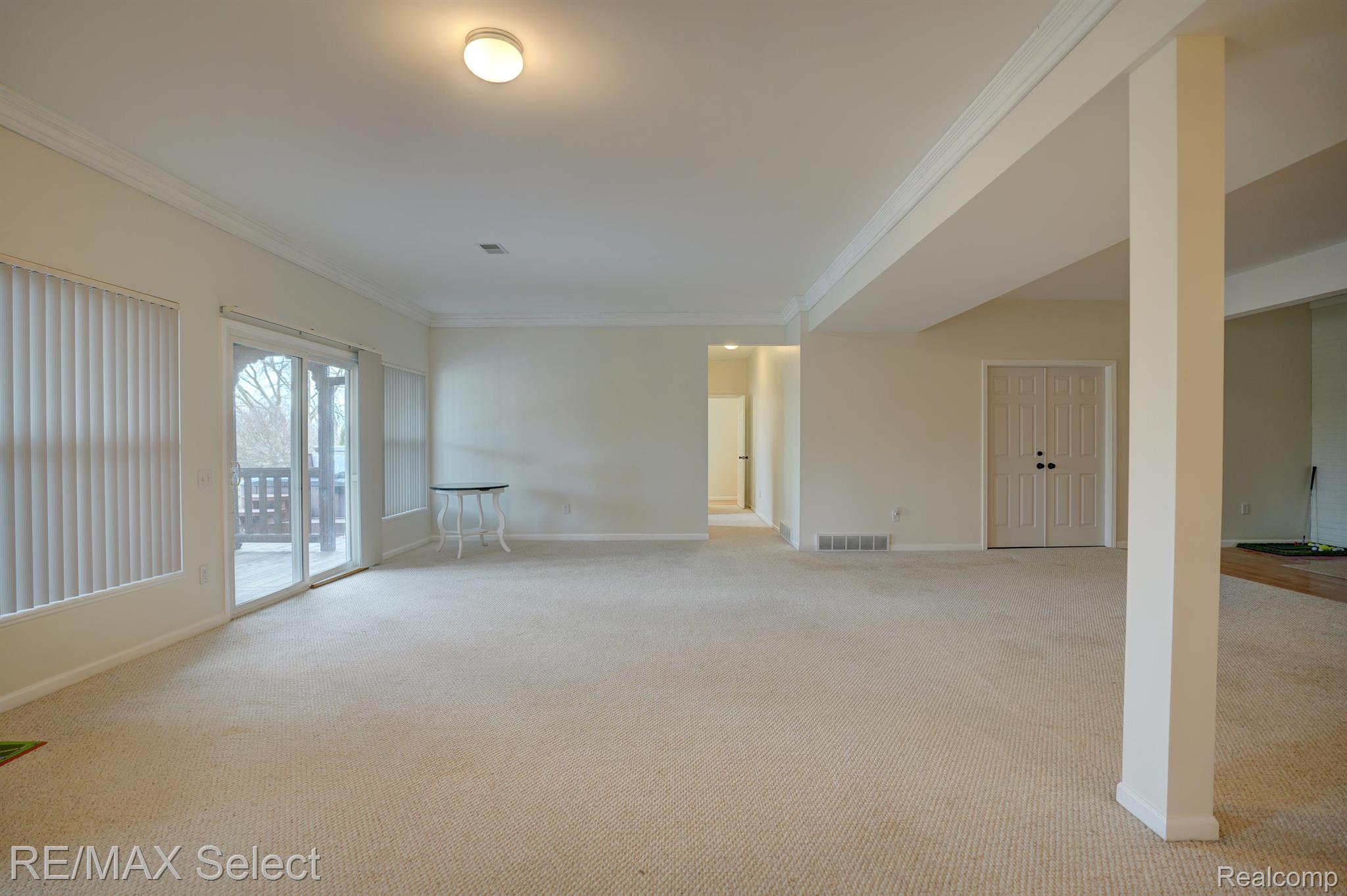 4392 OAK TREE Trail