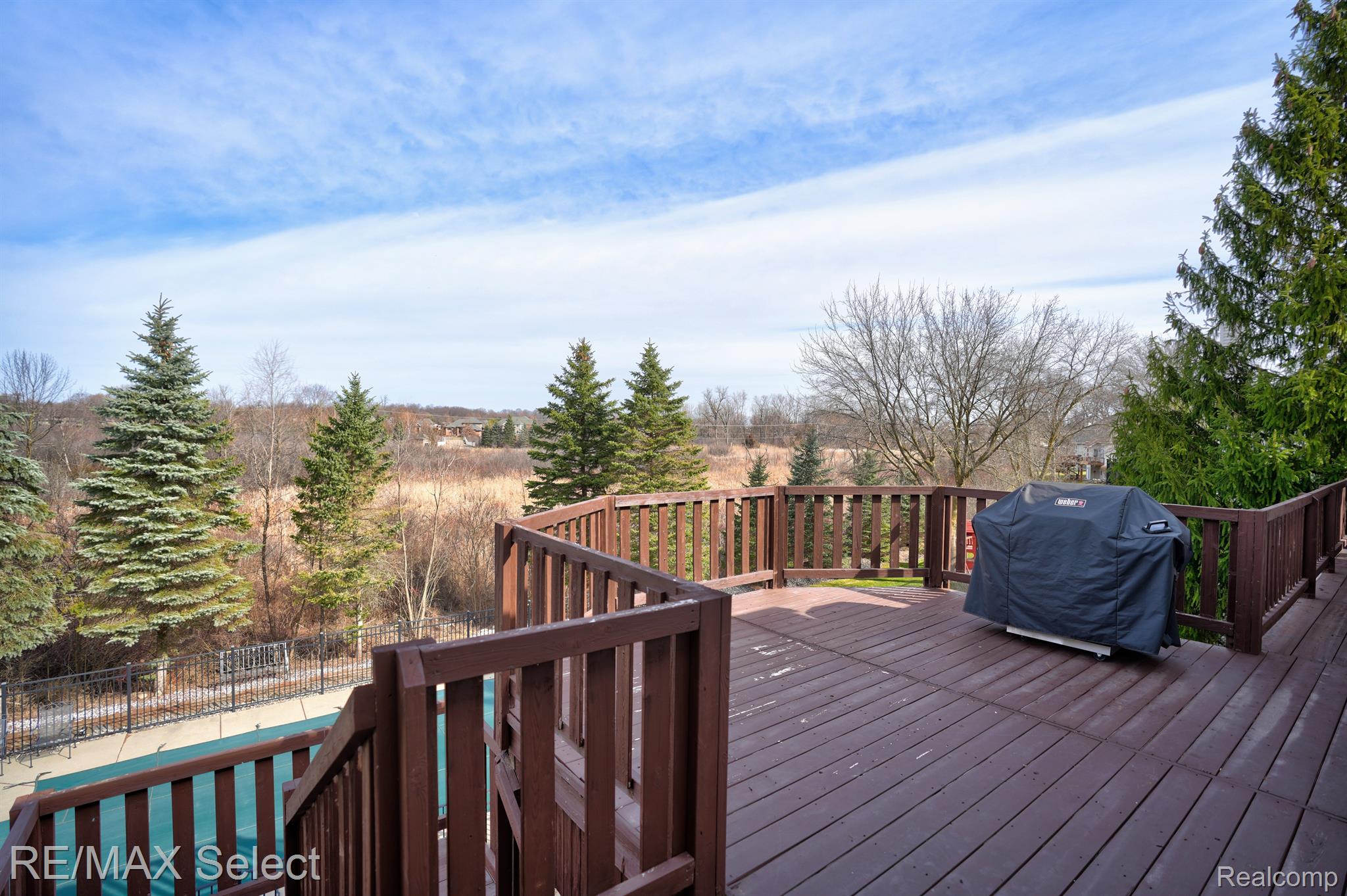 4392 OAK TREE Trail