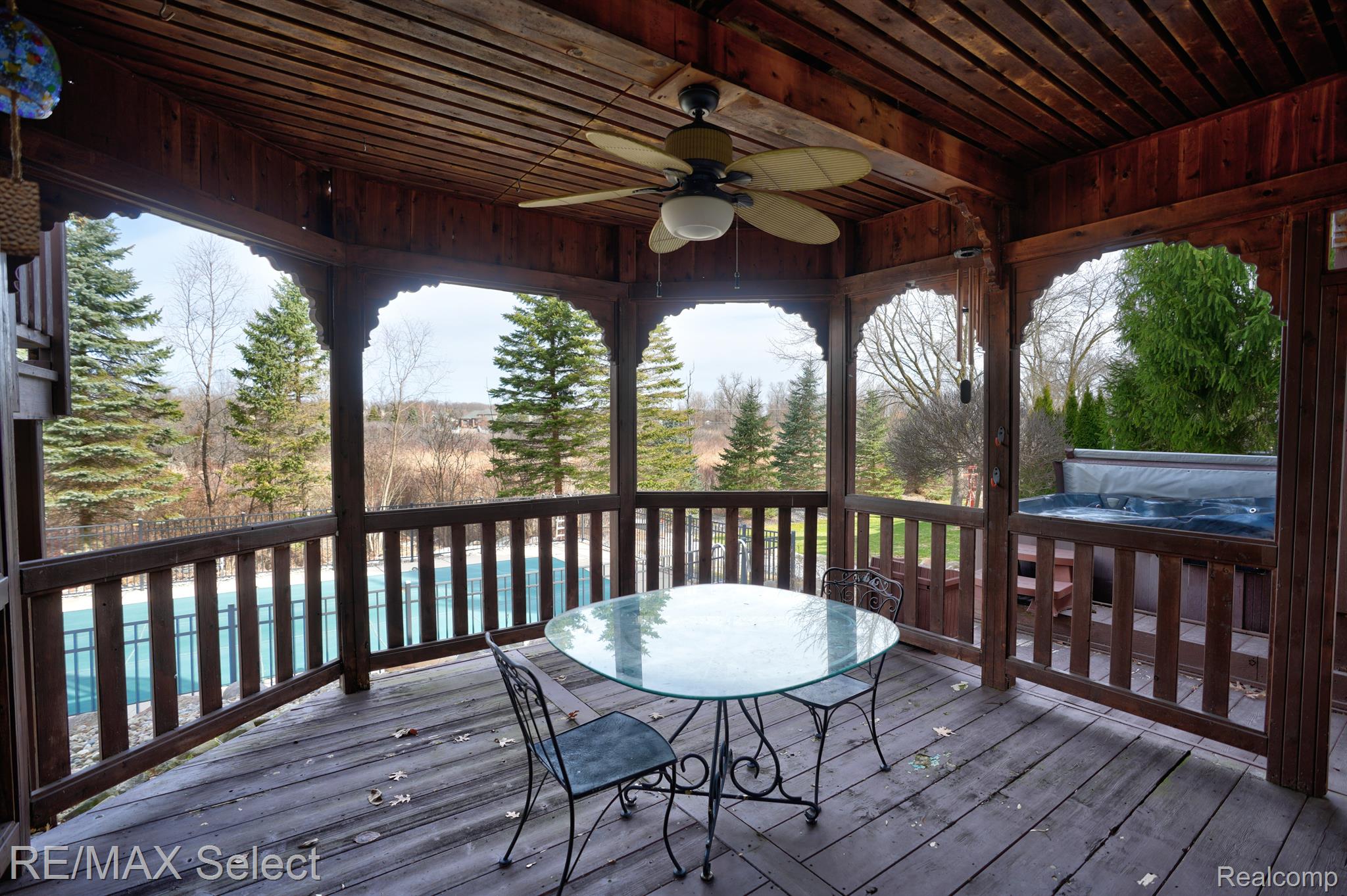 4392 OAK TREE Trail