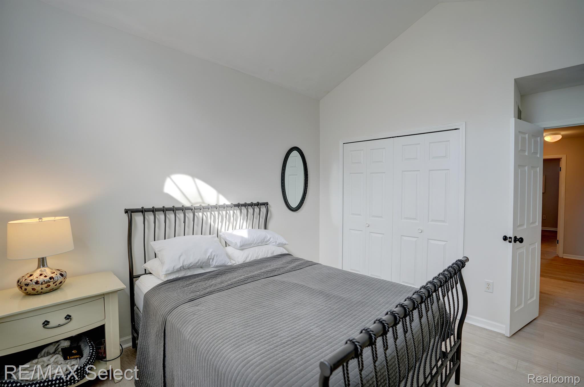 4392 OAK TREE Trail