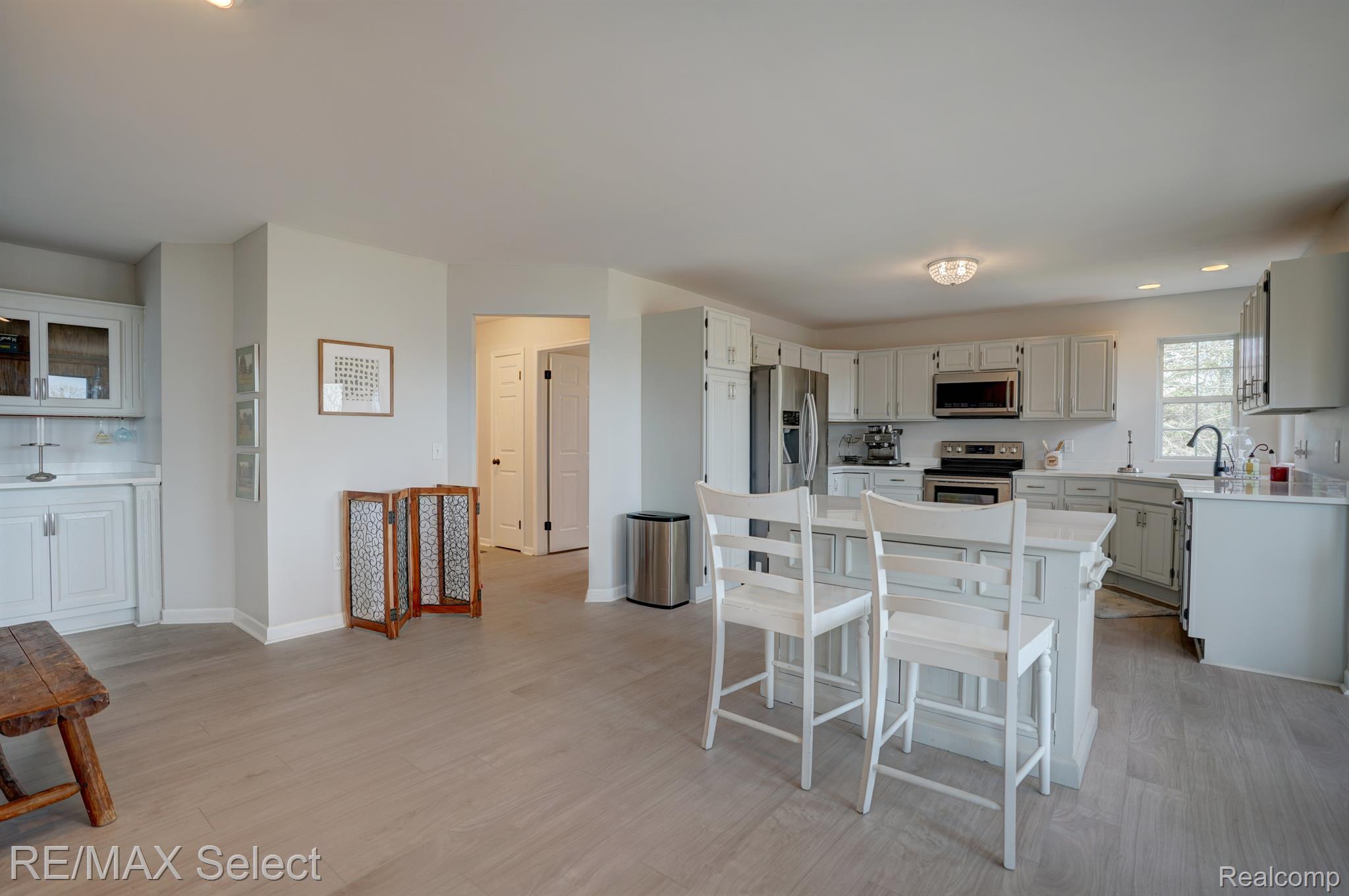 4392 OAK TREE Trail