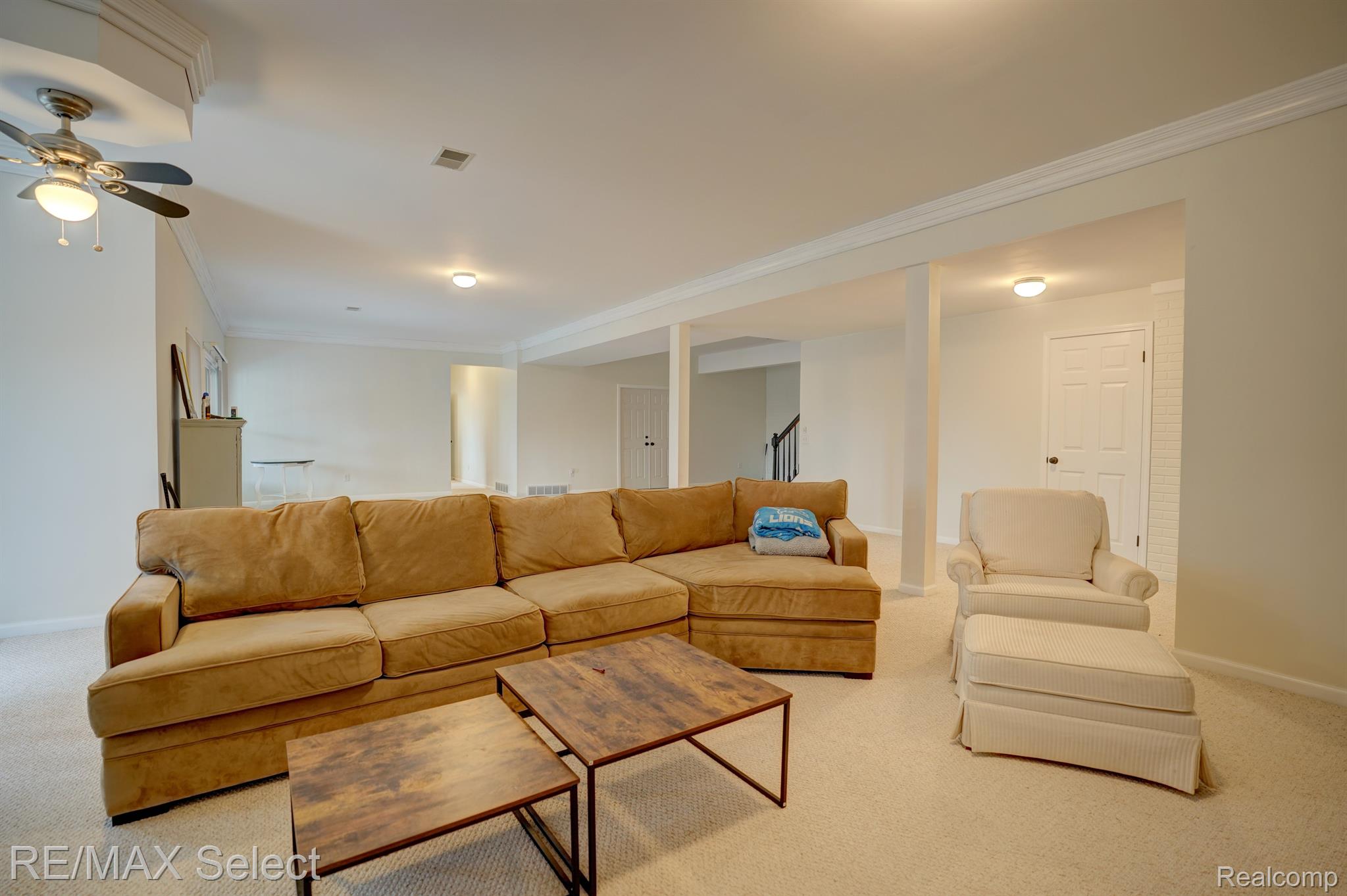 4392 OAK TREE Trail