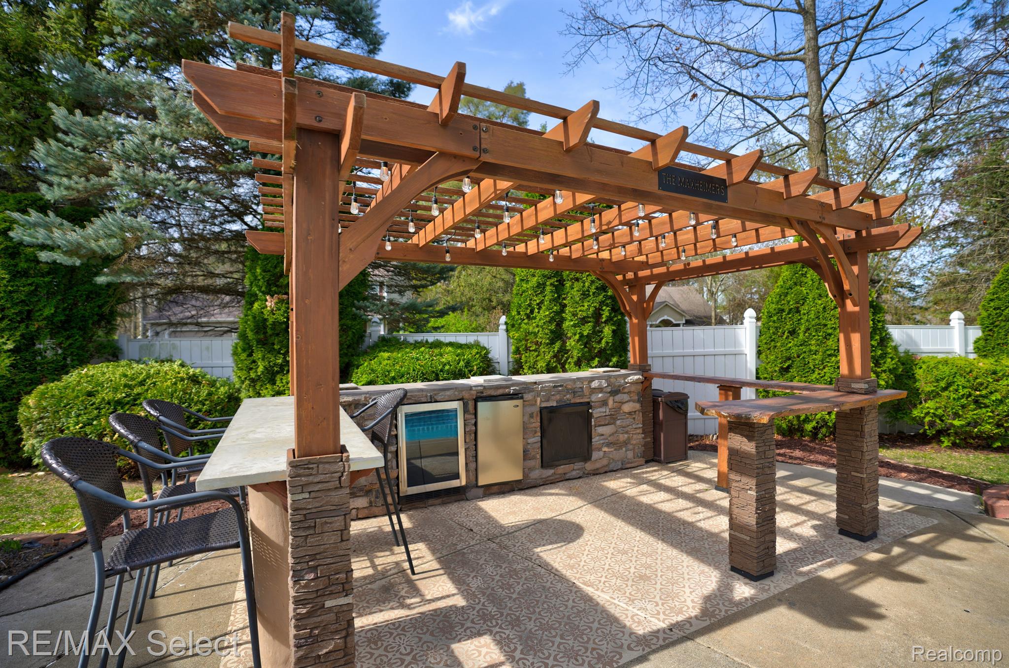 7404 HAVILAND BEACH Drive