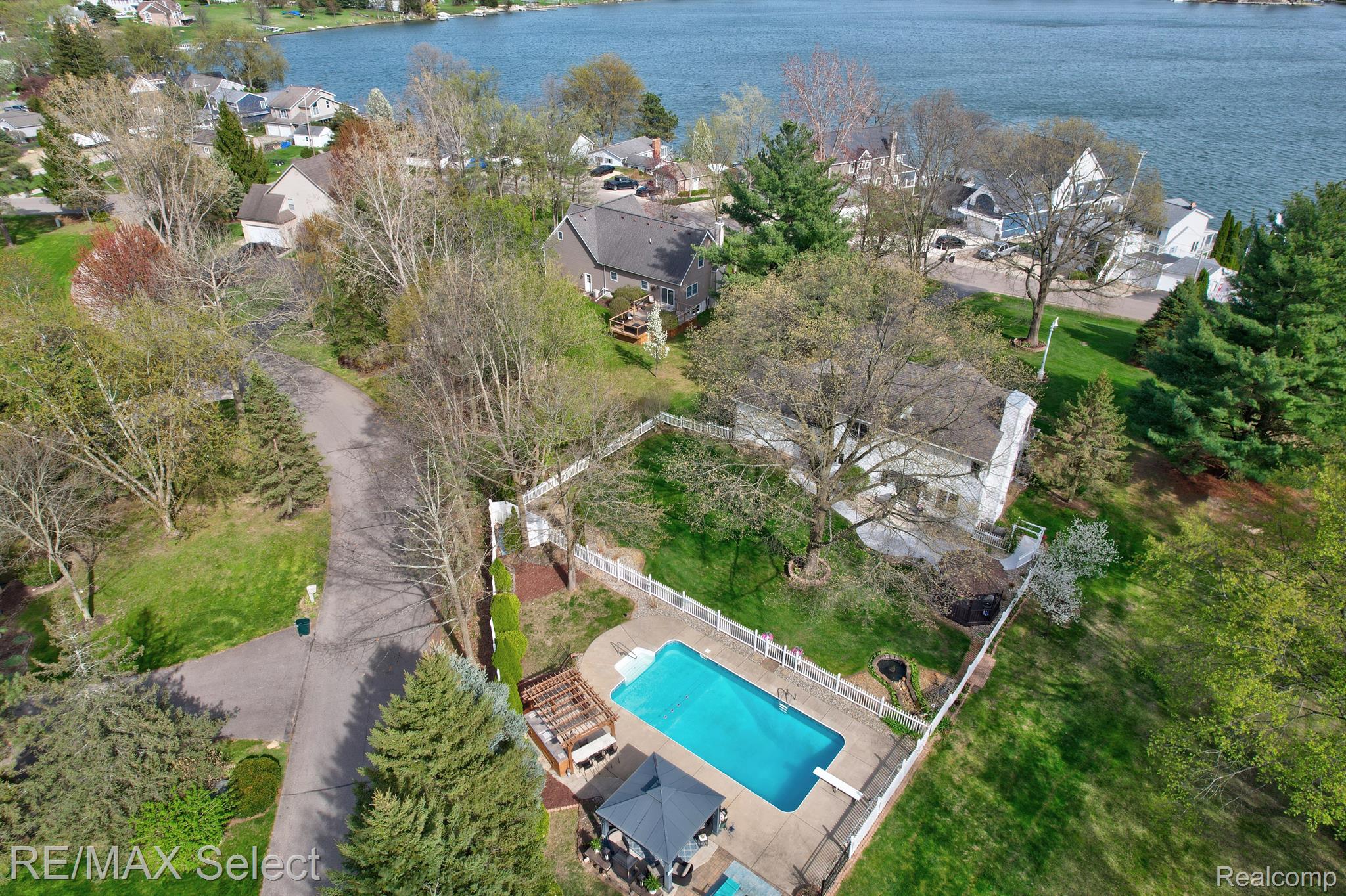 7404 HAVILAND BEACH Drive