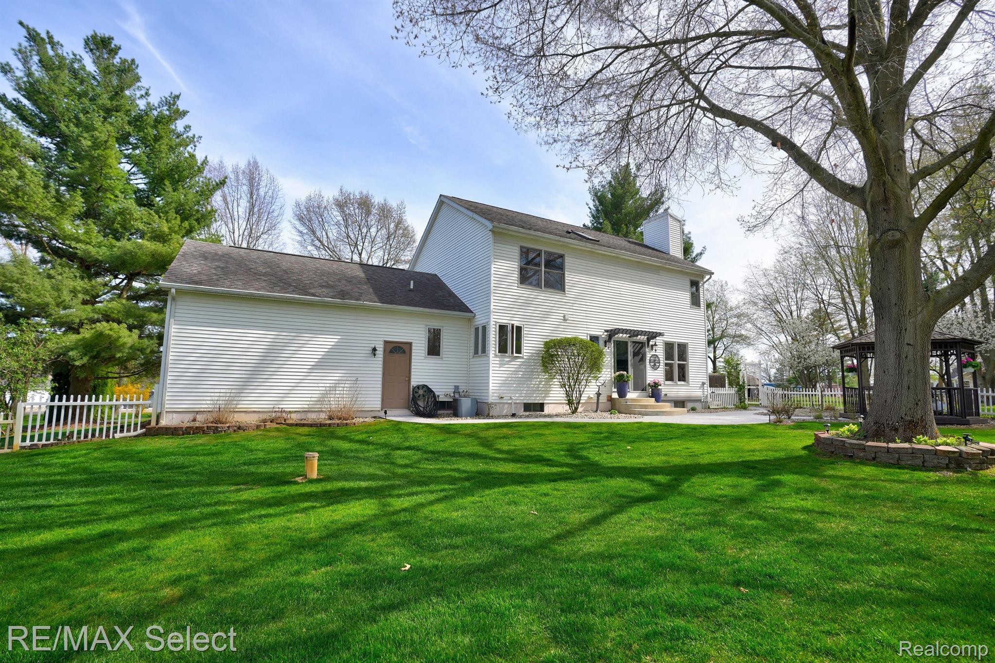 7404 HAVILAND BEACH Drive