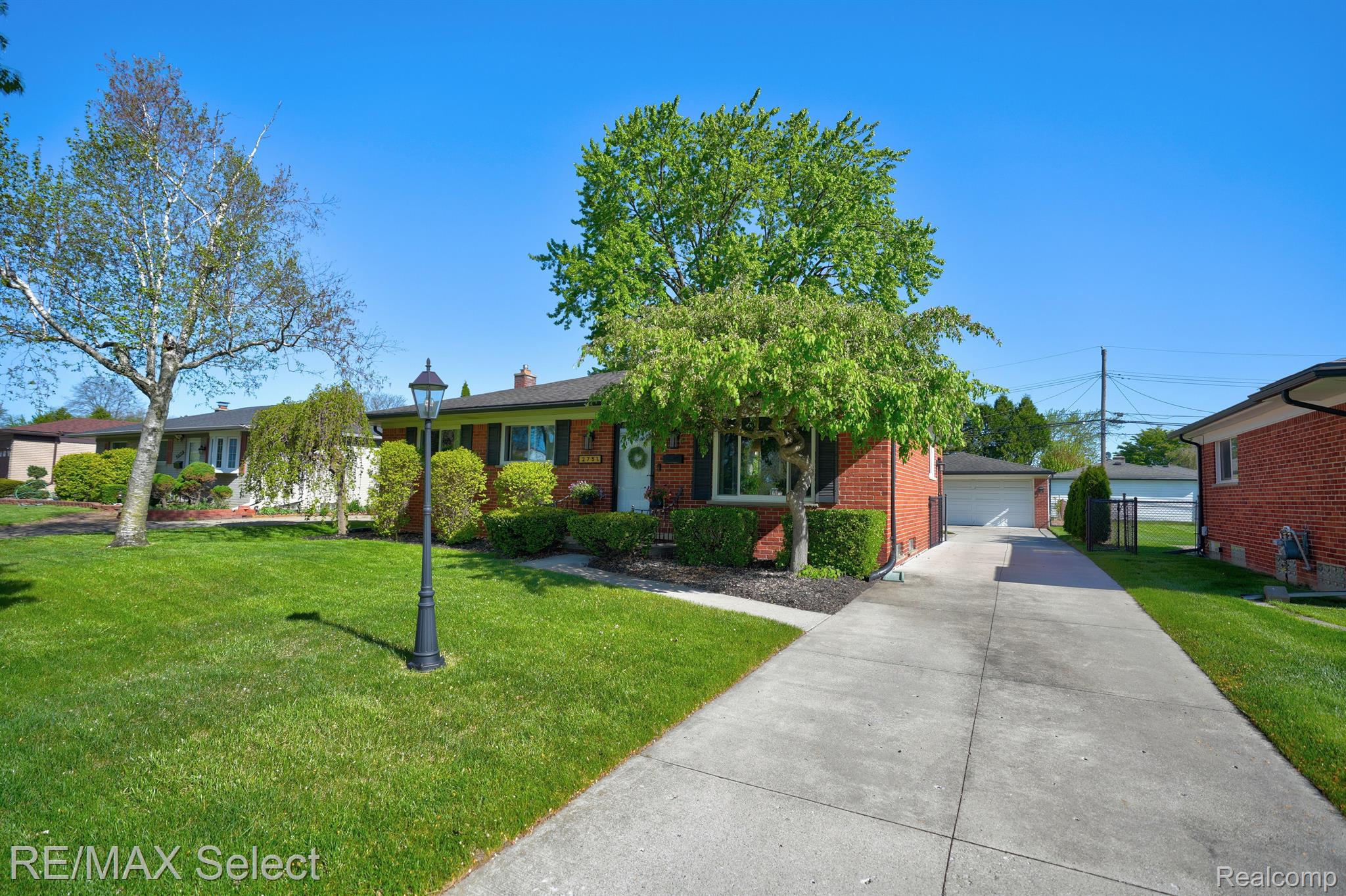 2751 CHESTERFIELD Drive